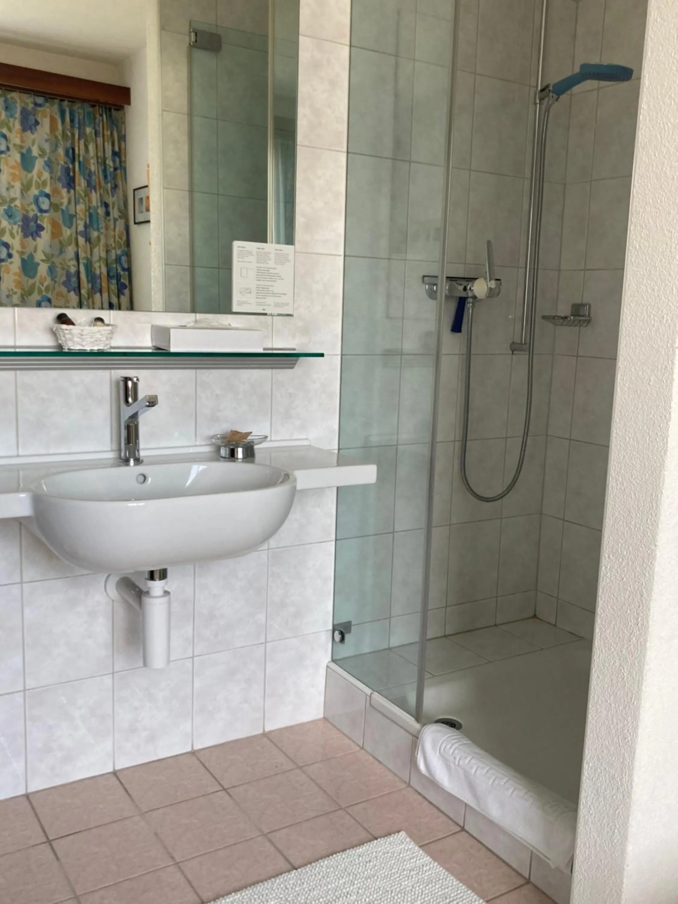 Bathroom in Villa Siesta, Park & Pool Living