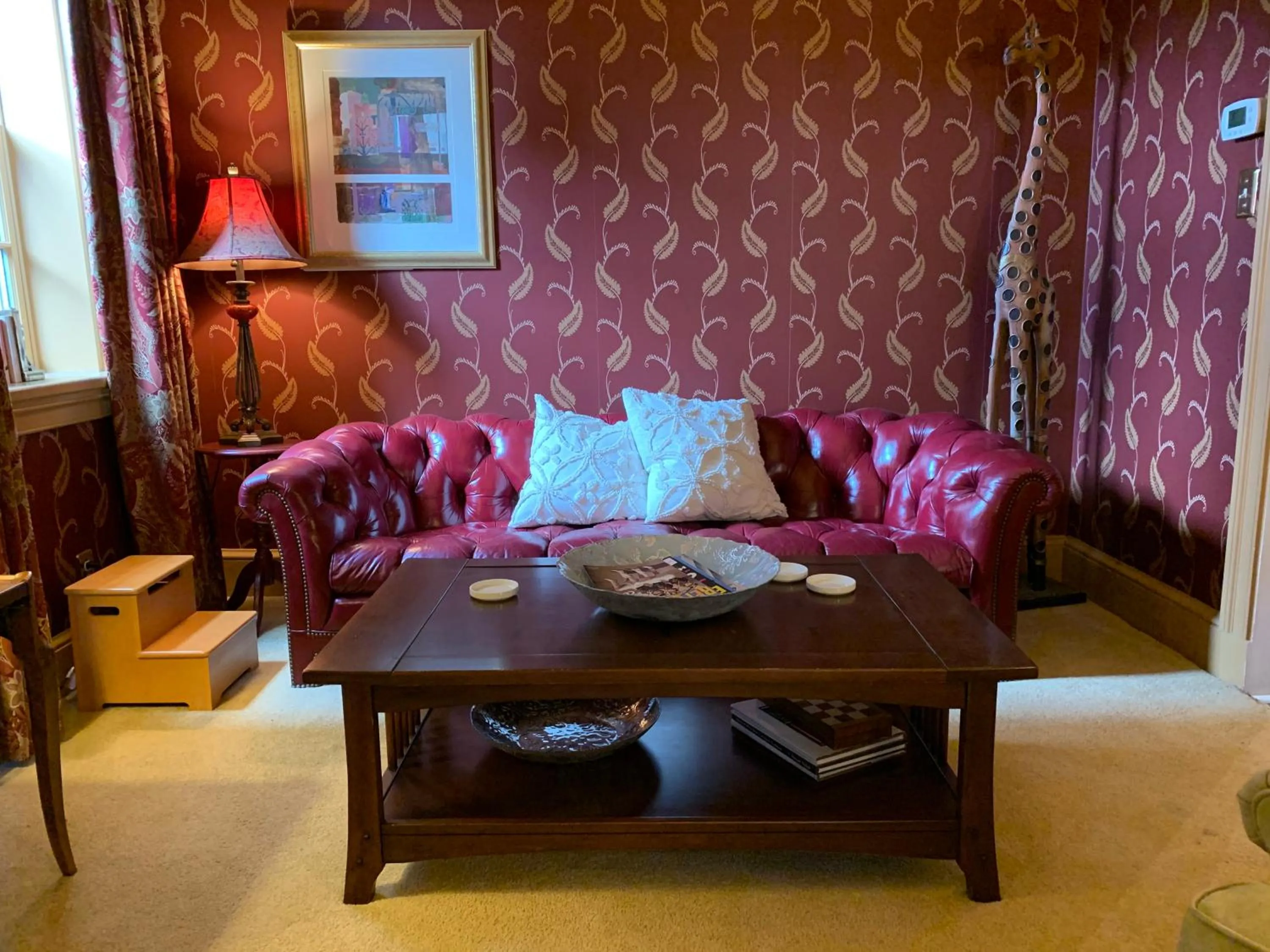 Communal lounge/ TV room in The Lily Inn - Burlington