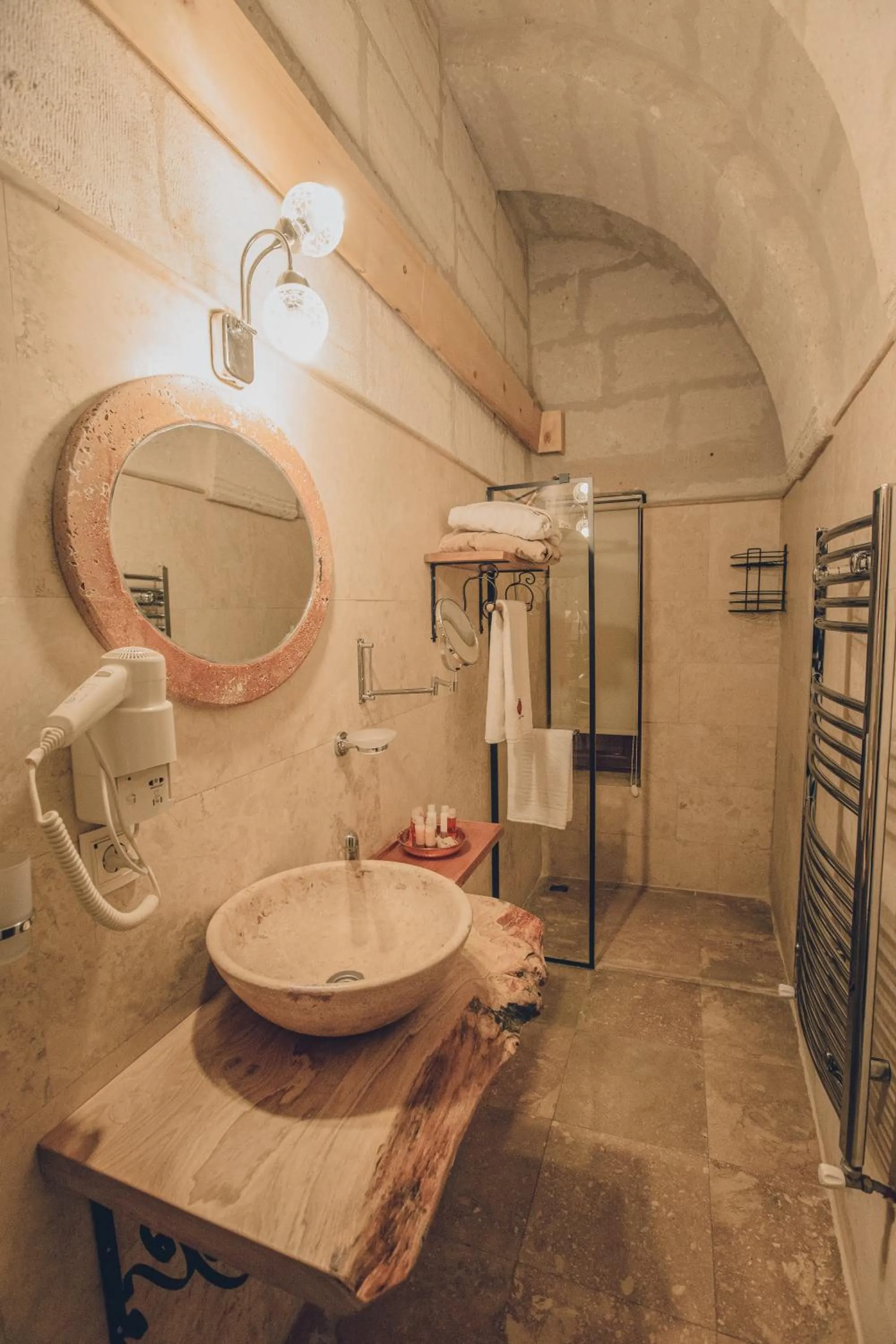 Shower in Rose Valley Hotel