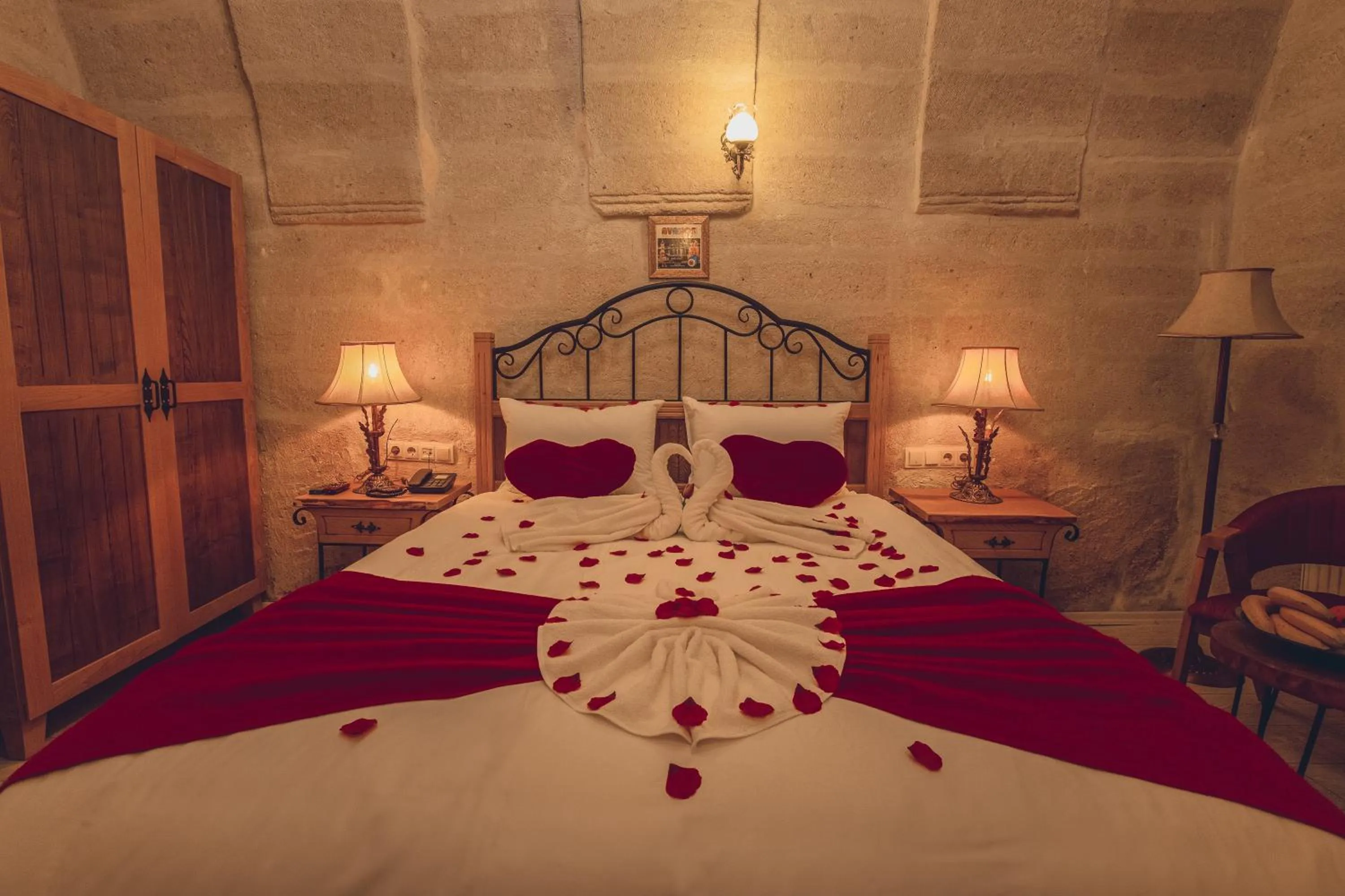 Massage, Bed in Rose Valley Hotel