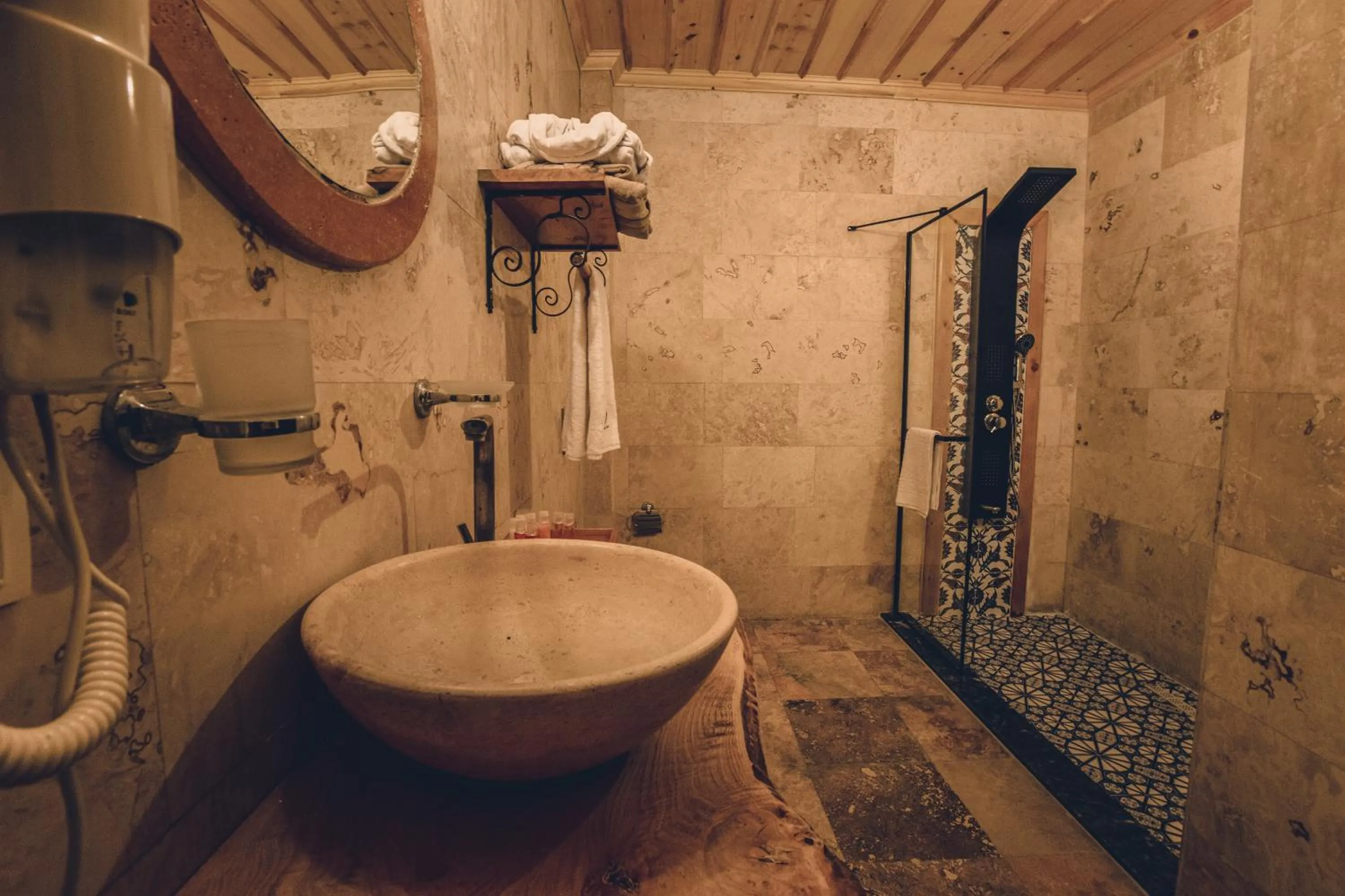 Shower in Rose Valley Hotel