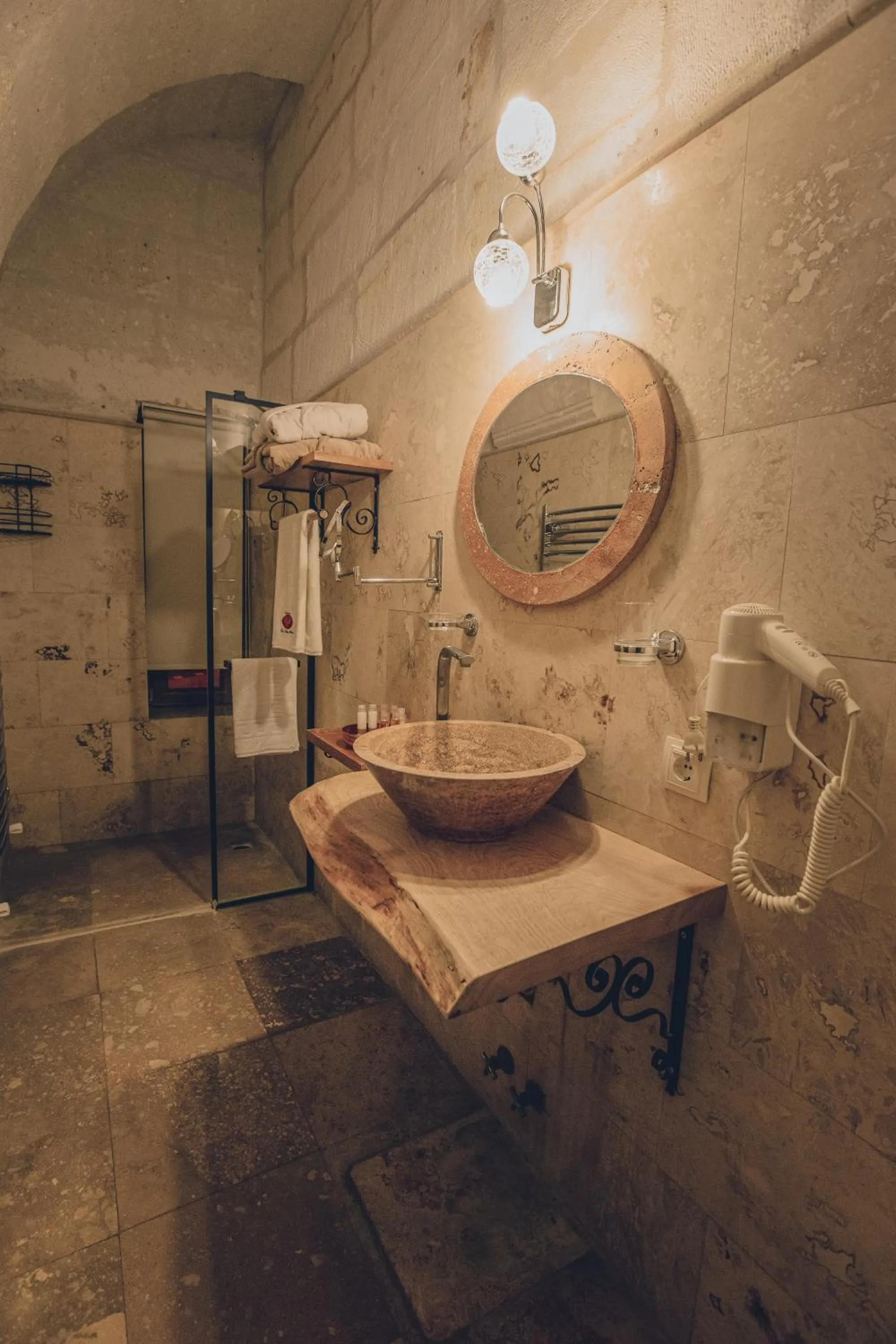 Shower in Rose Valley Hotel