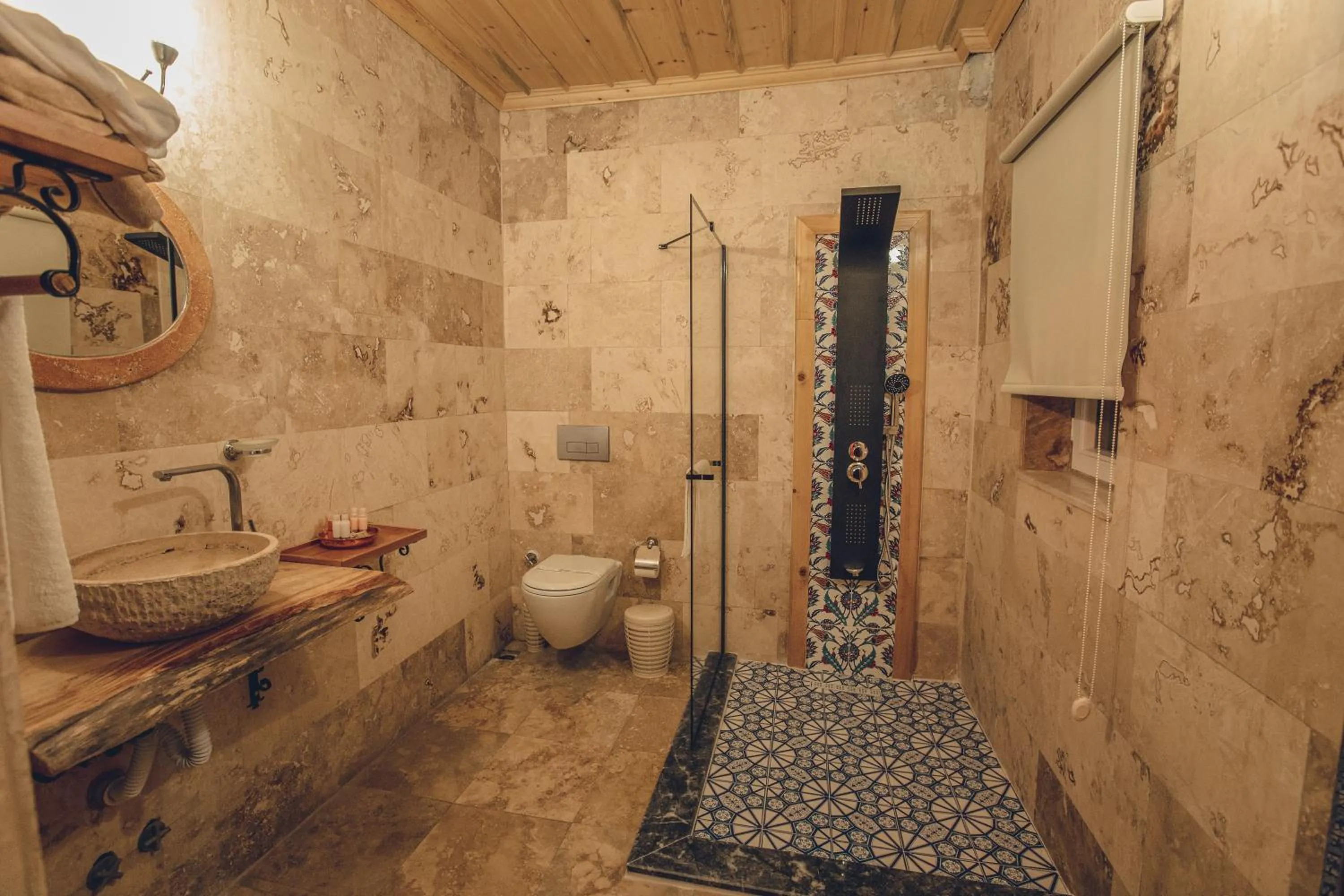 Shower in Rose Valley Hotel