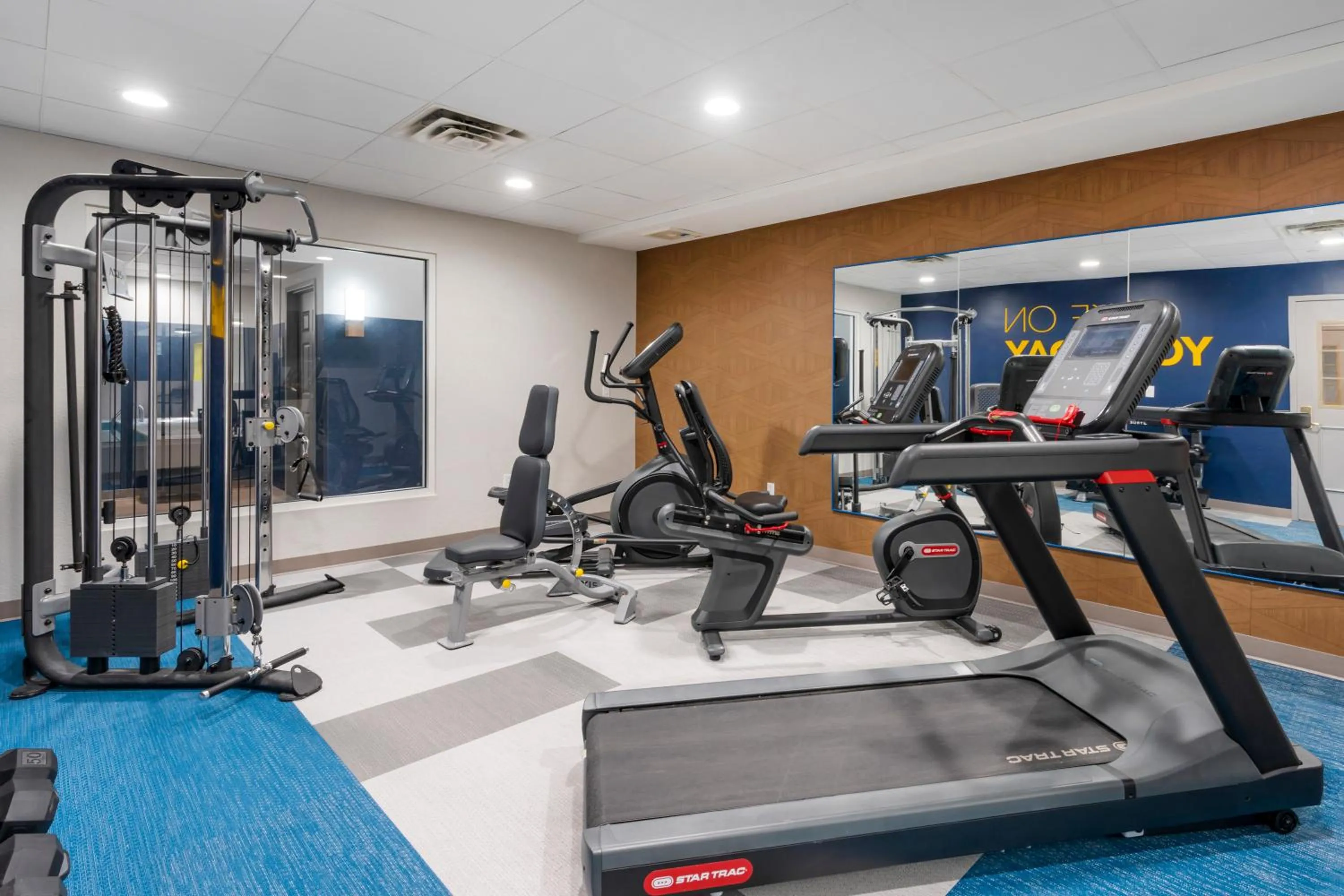 Fitness centre/facilities in Comfort Inn & Suites Hampton near Coliseum