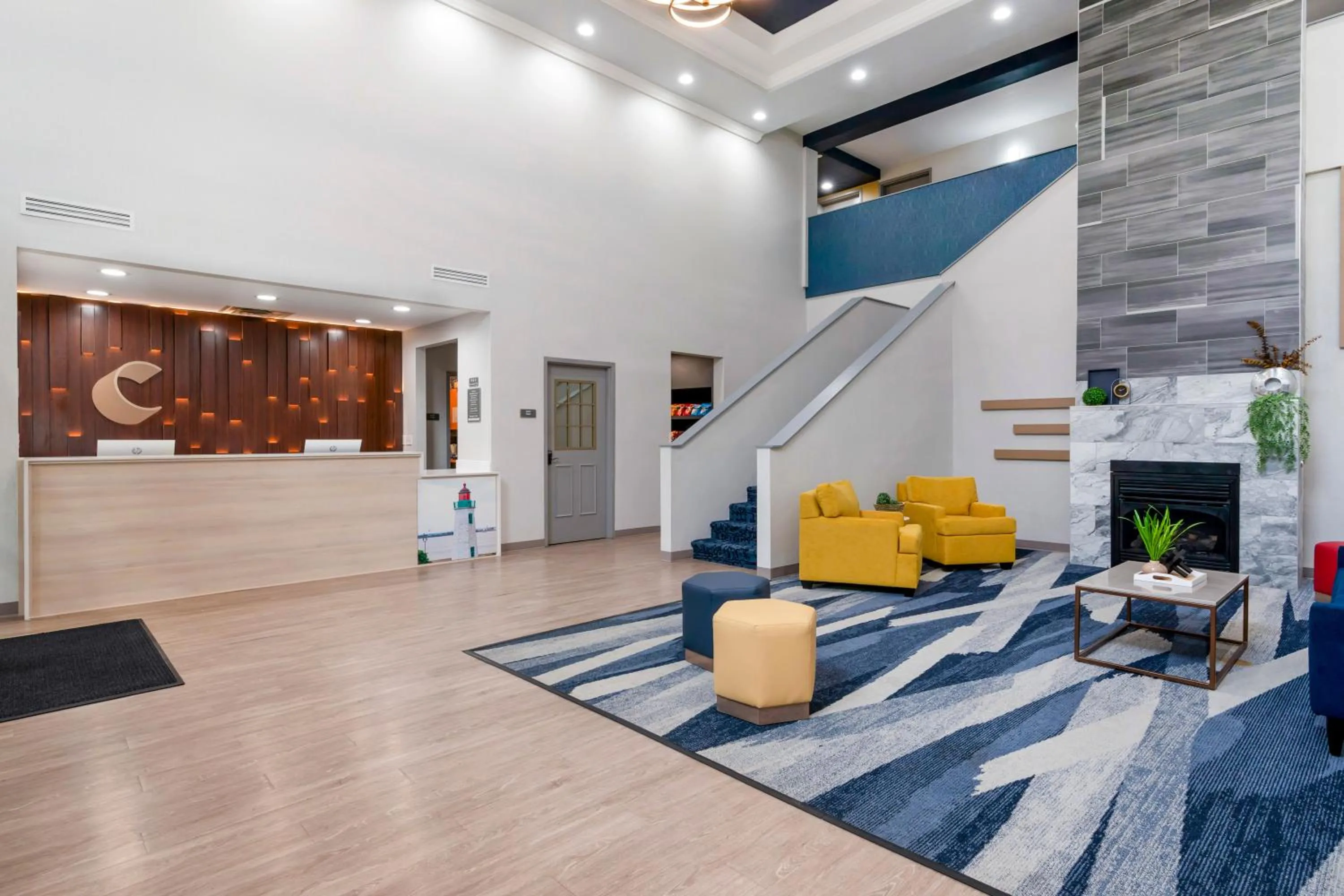 Lobby or reception in Comfort Inn & Suites Hampton near Coliseum