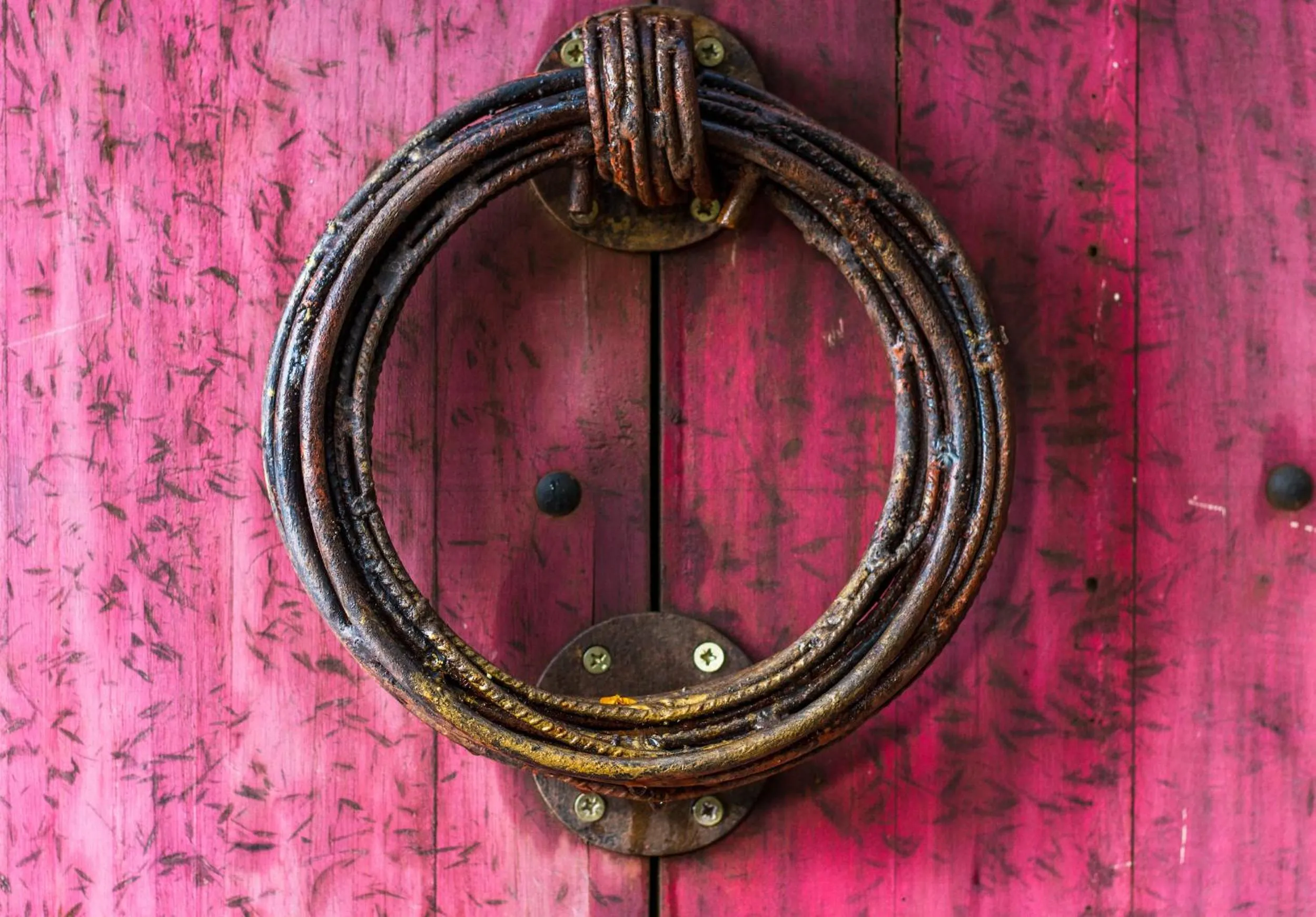 Decorative detail in Latica Lodge