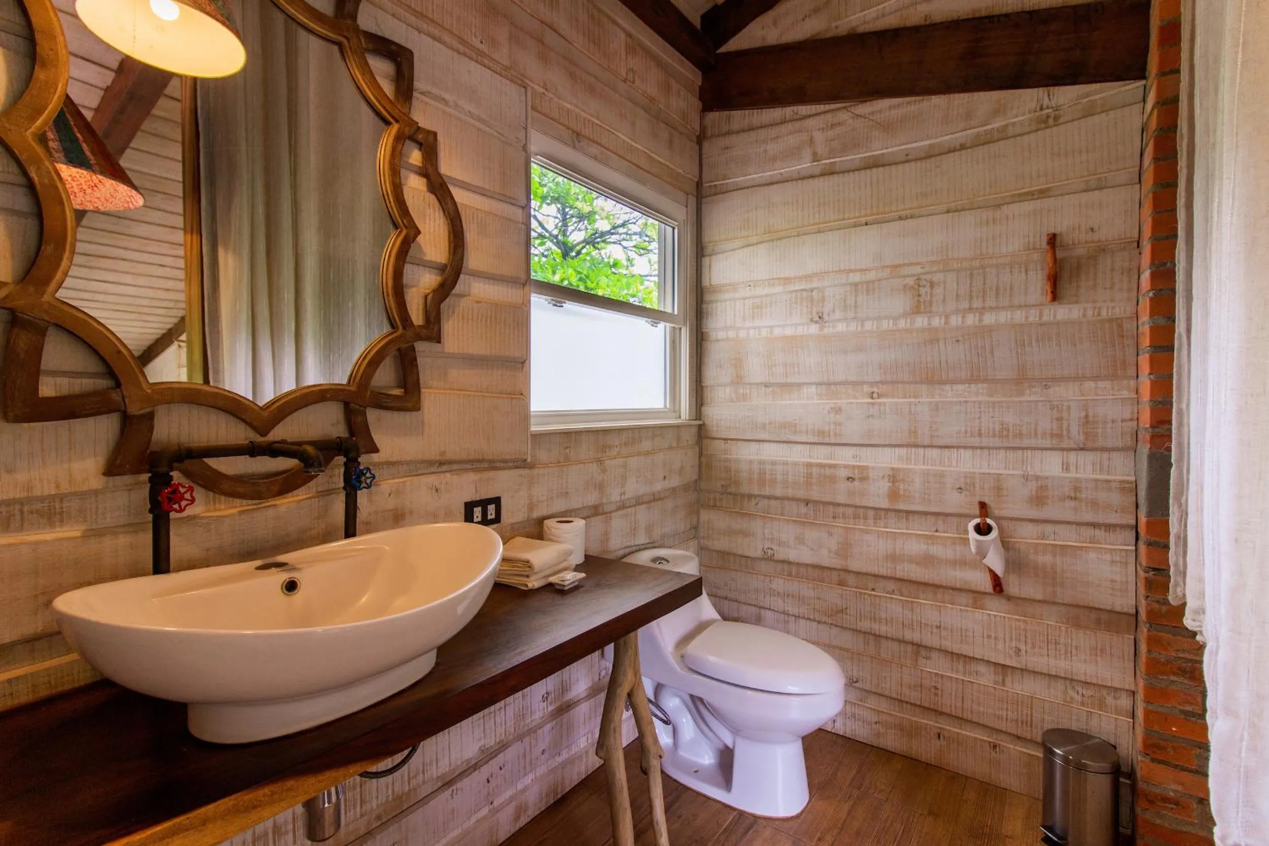 Bathroom in Latica Lodge
