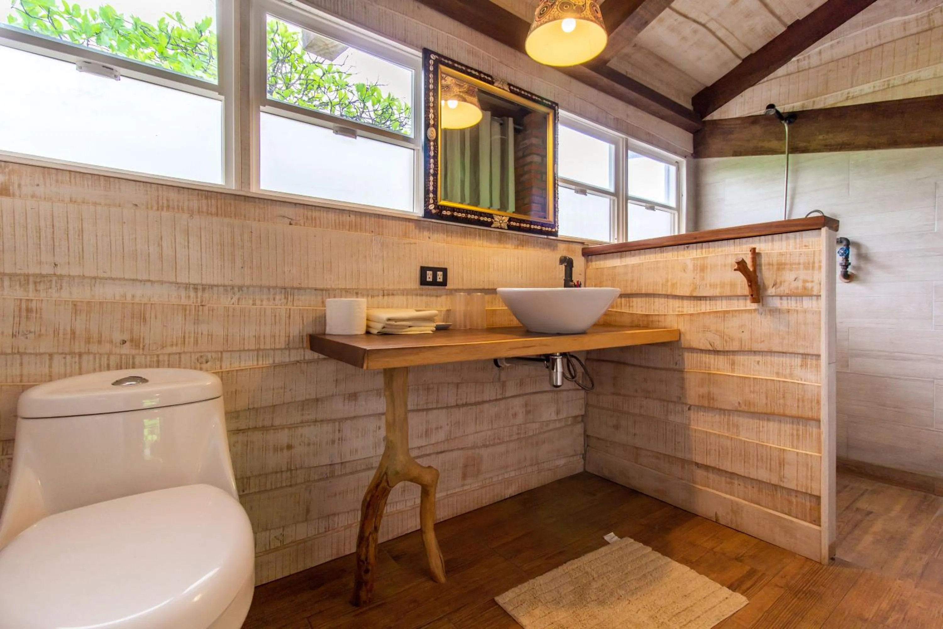 Bathroom in Latica Lodge