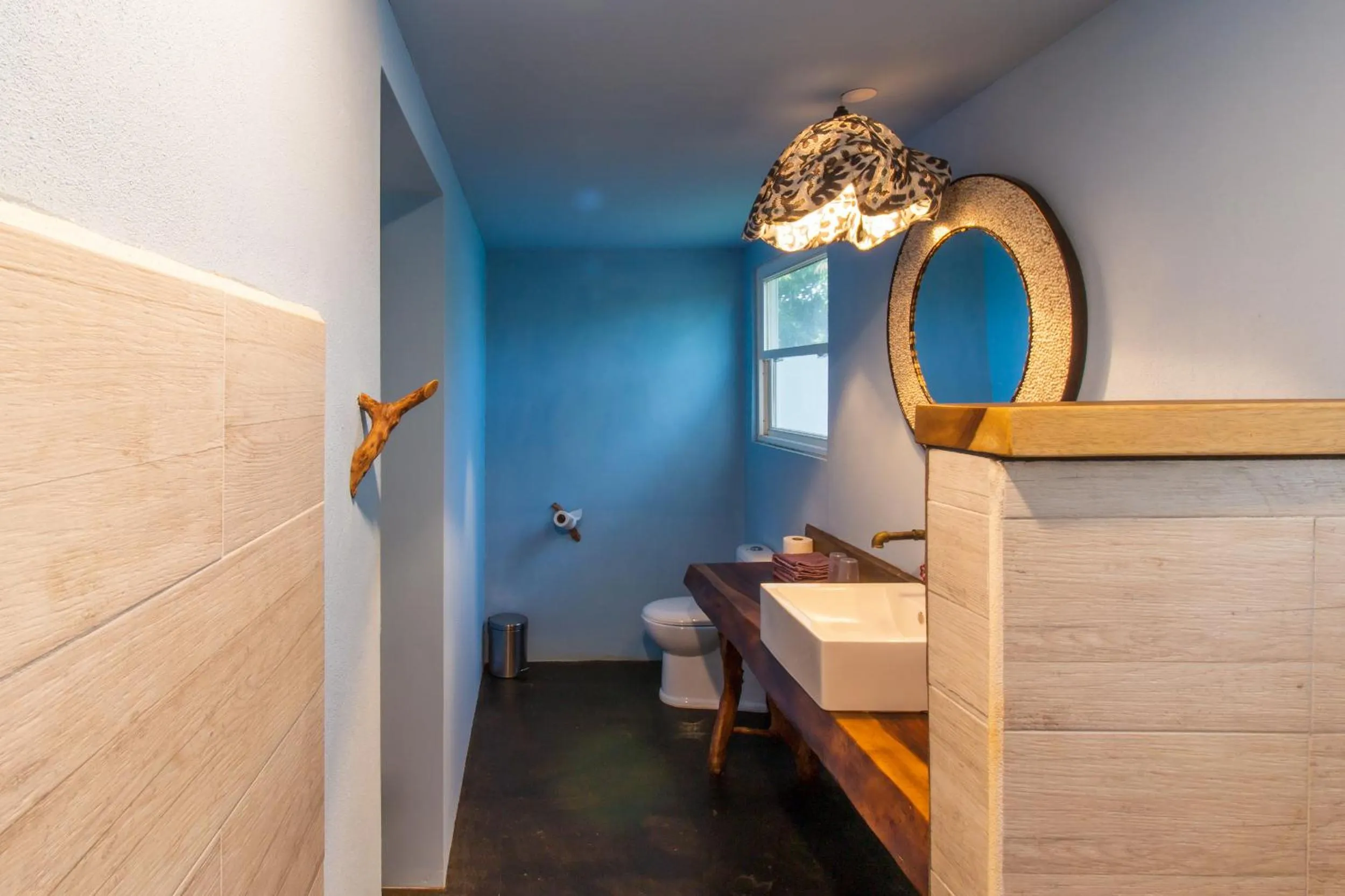 Bathroom, Bed in Latica Lodge