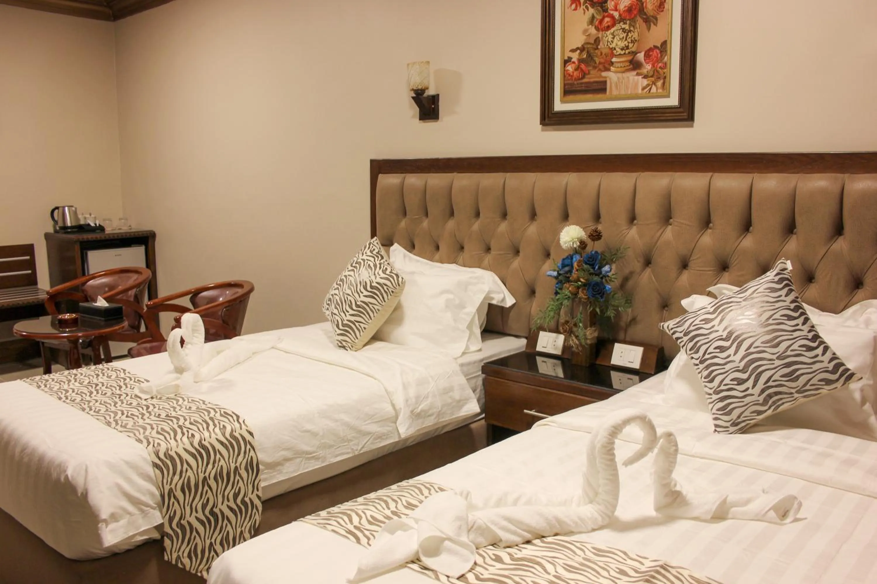 Bedroom, Bed in Grape Village Hotel