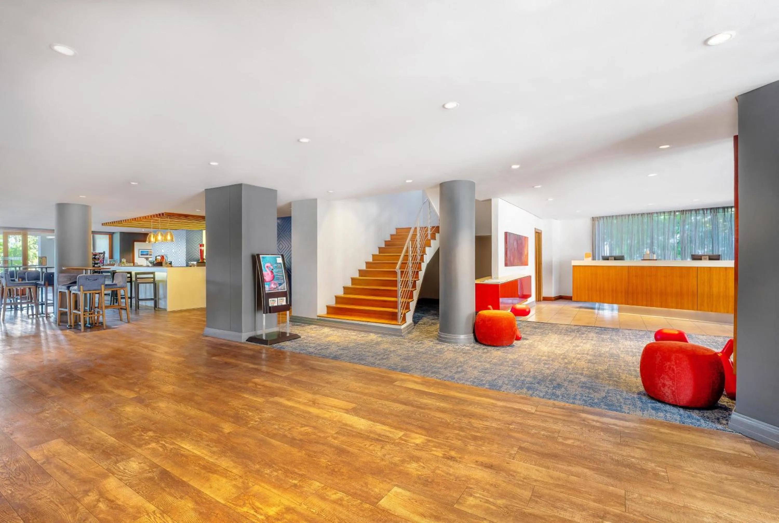 Lobby or reception in SunSquare Cape Town Gardens