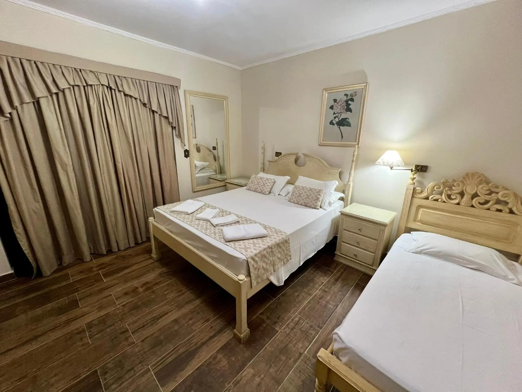 Bedroom, Bed in Biazi Paradise Hotel