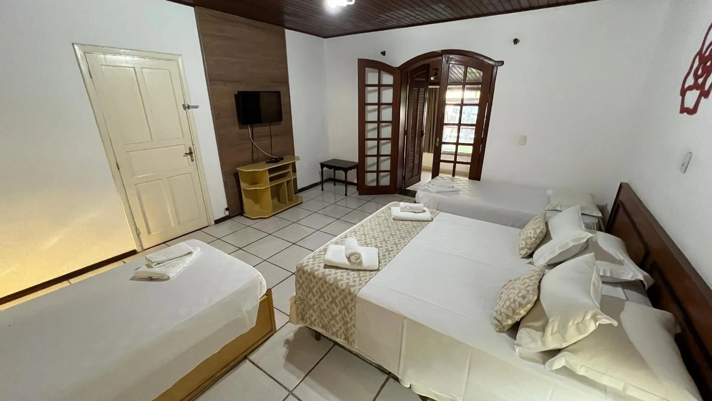 Bedroom, Bed in Biazi Paradise Hotel