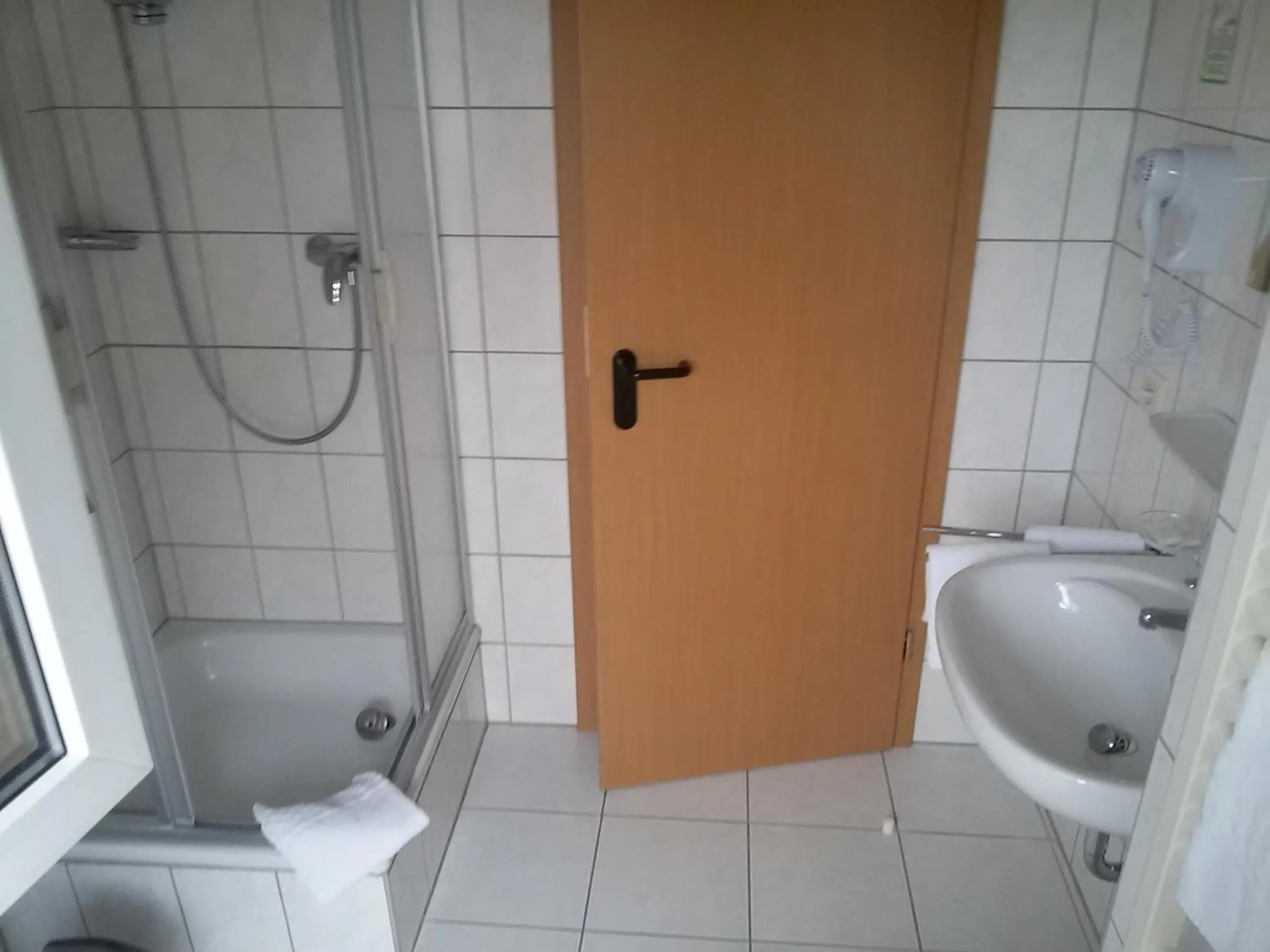 Bathroom in Hotel Saar