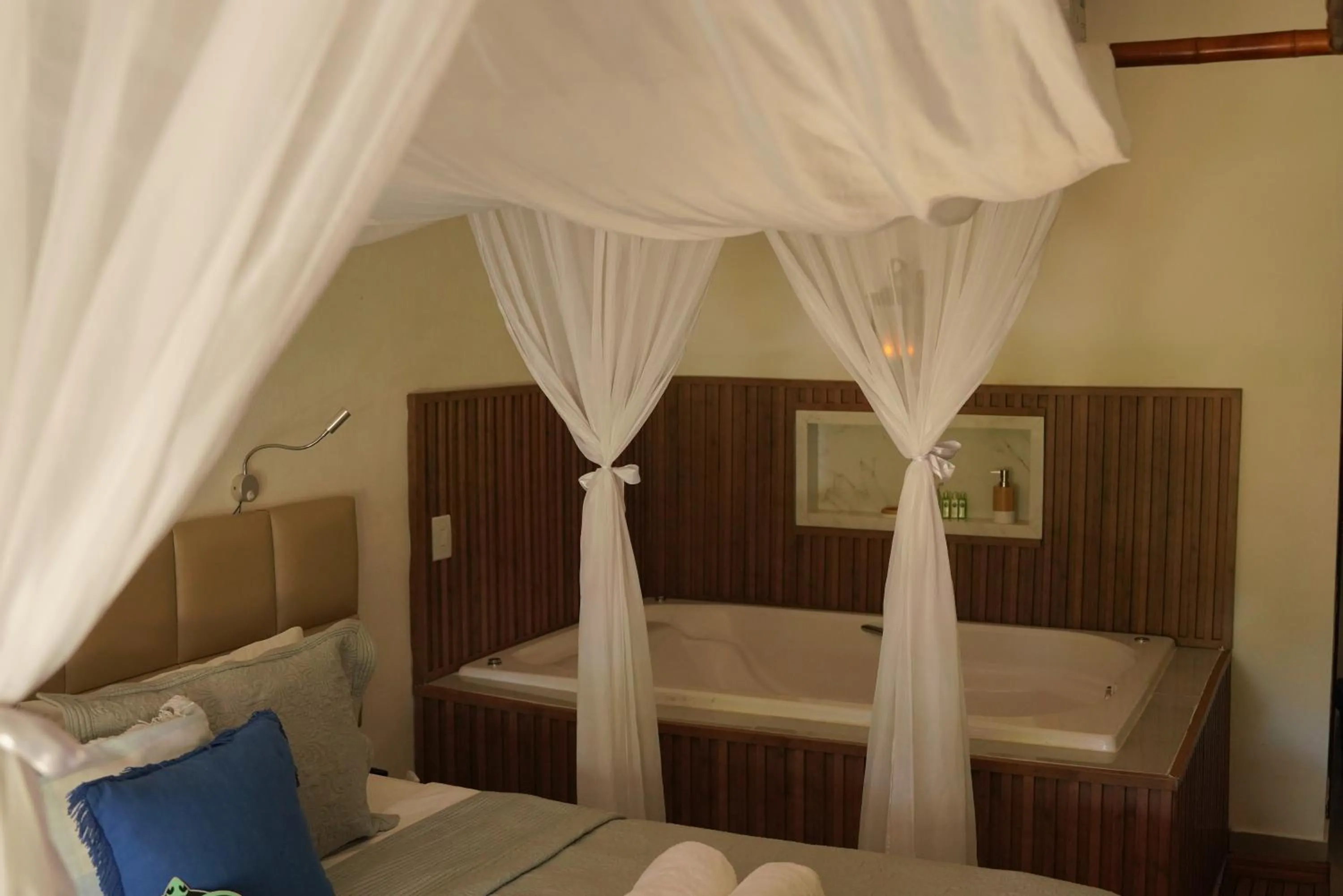 Property building, Bed in Xamã Senses - Hotel Pousada