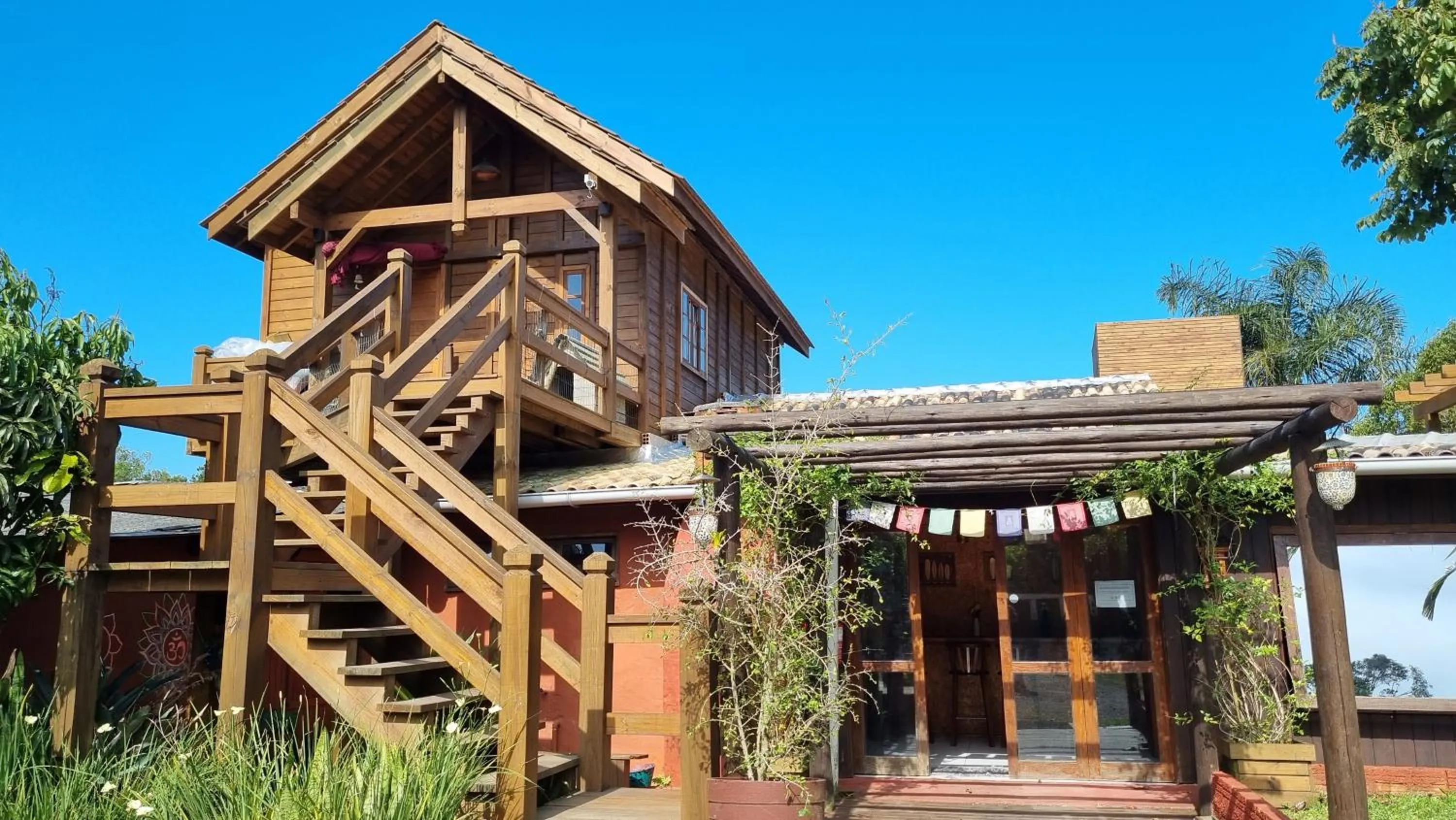 Facade/entrance in Arte da Tribo Hostel & Camping