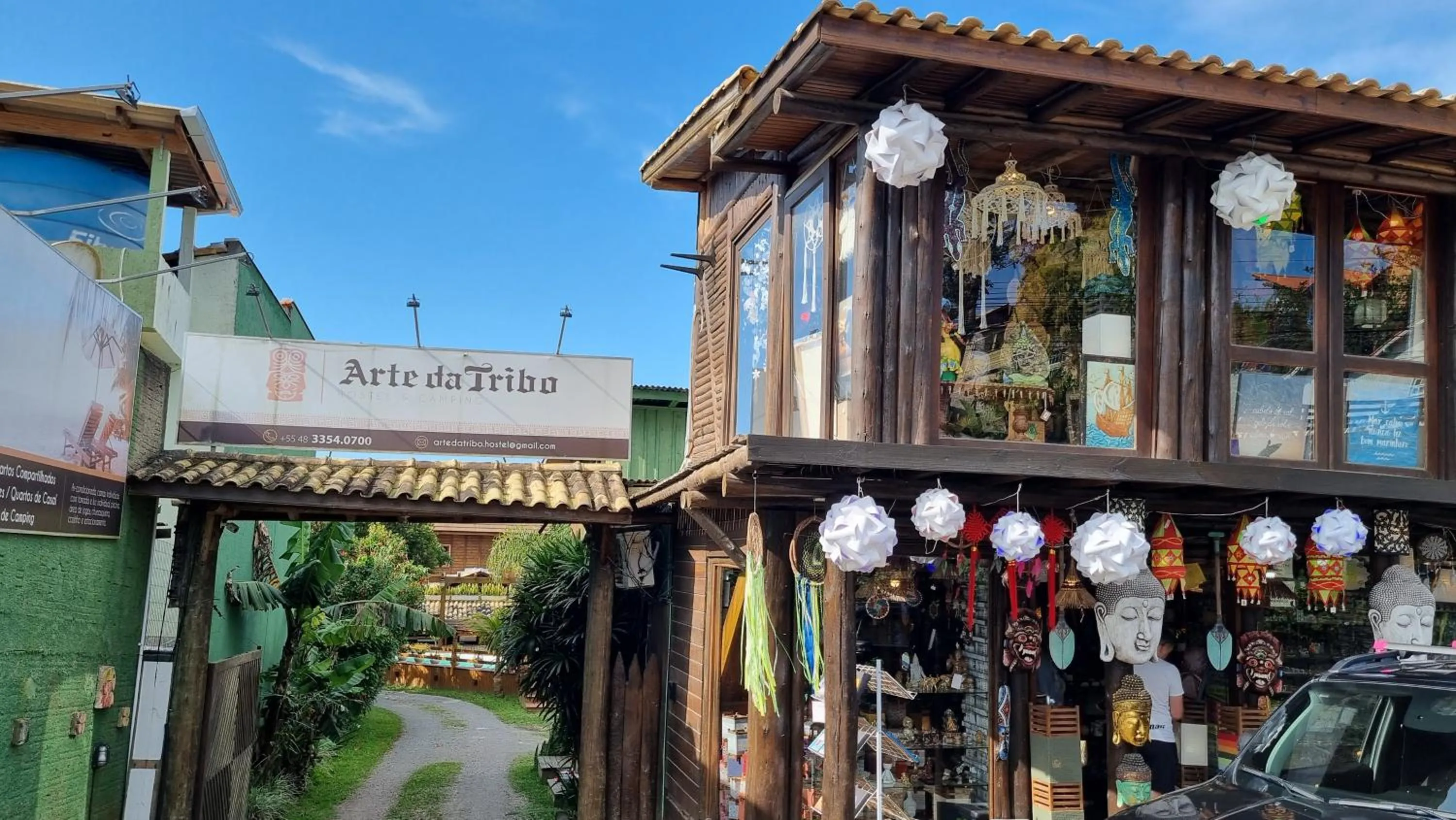 Facade/entrance in Arte da Tribo Hostel & Camping