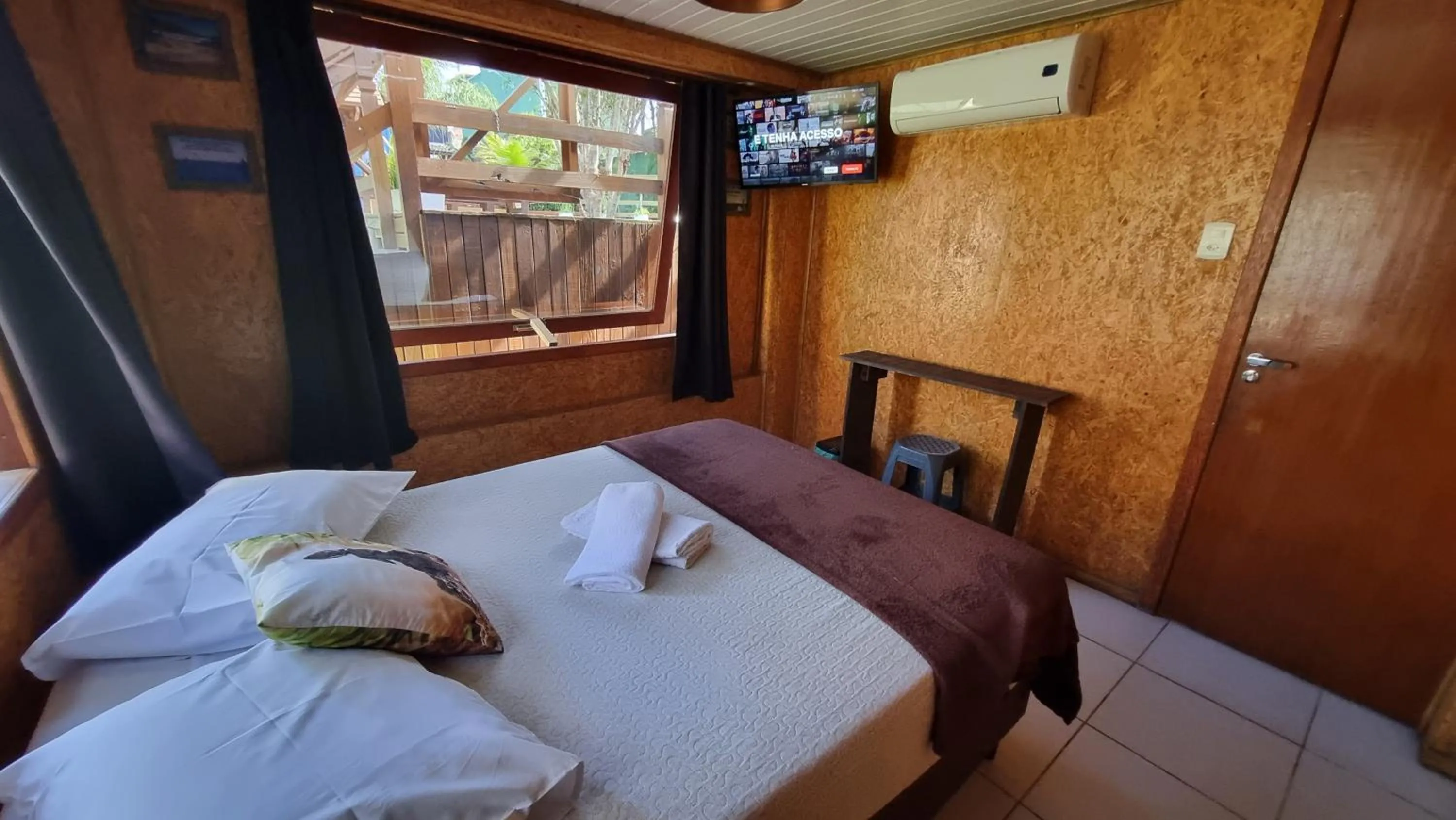 Bedroom, Bed in Arte da Tribo Hostel & Camping