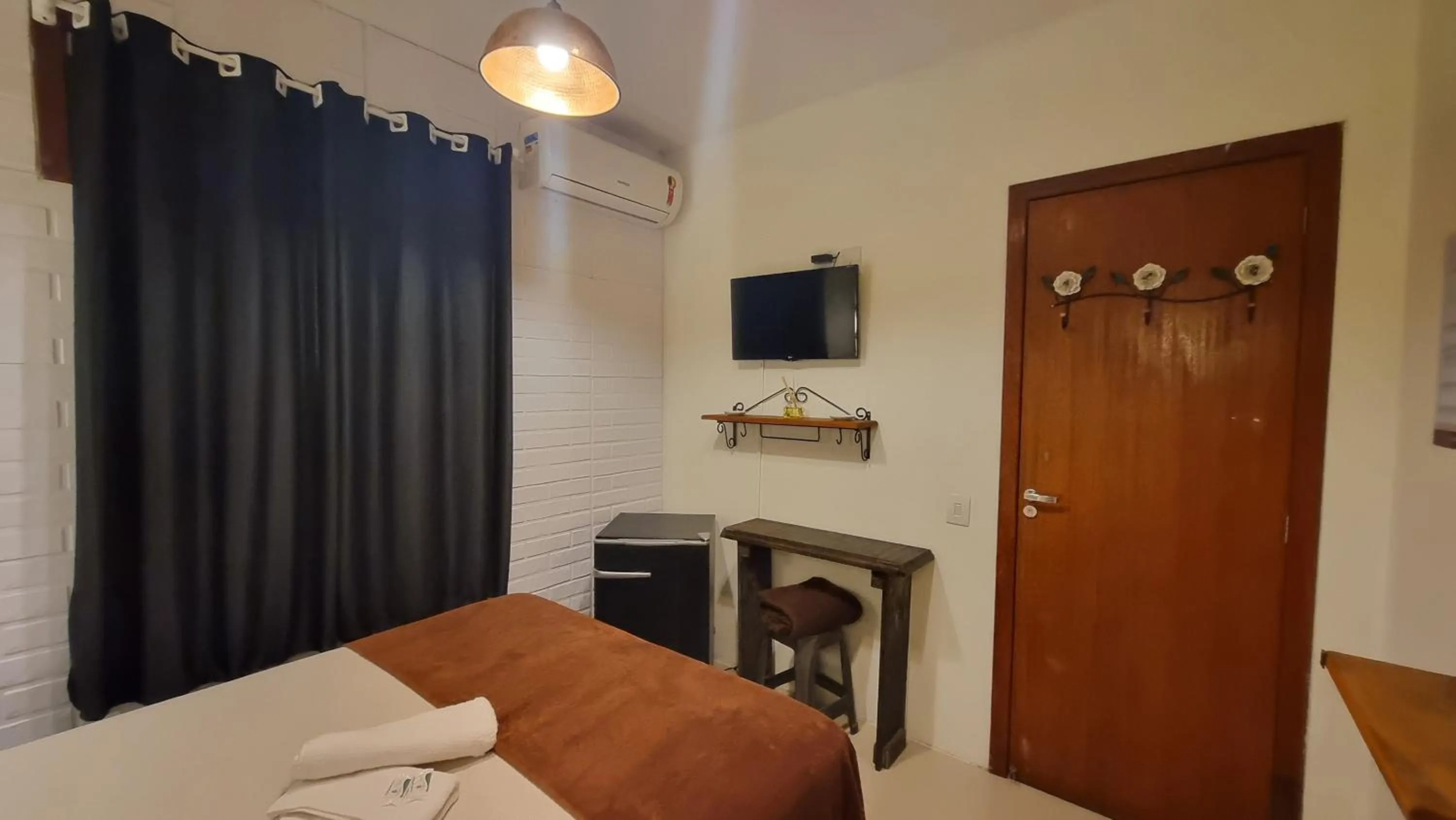 Bedroom, Bed in Arte da Tribo Hostel & Camping