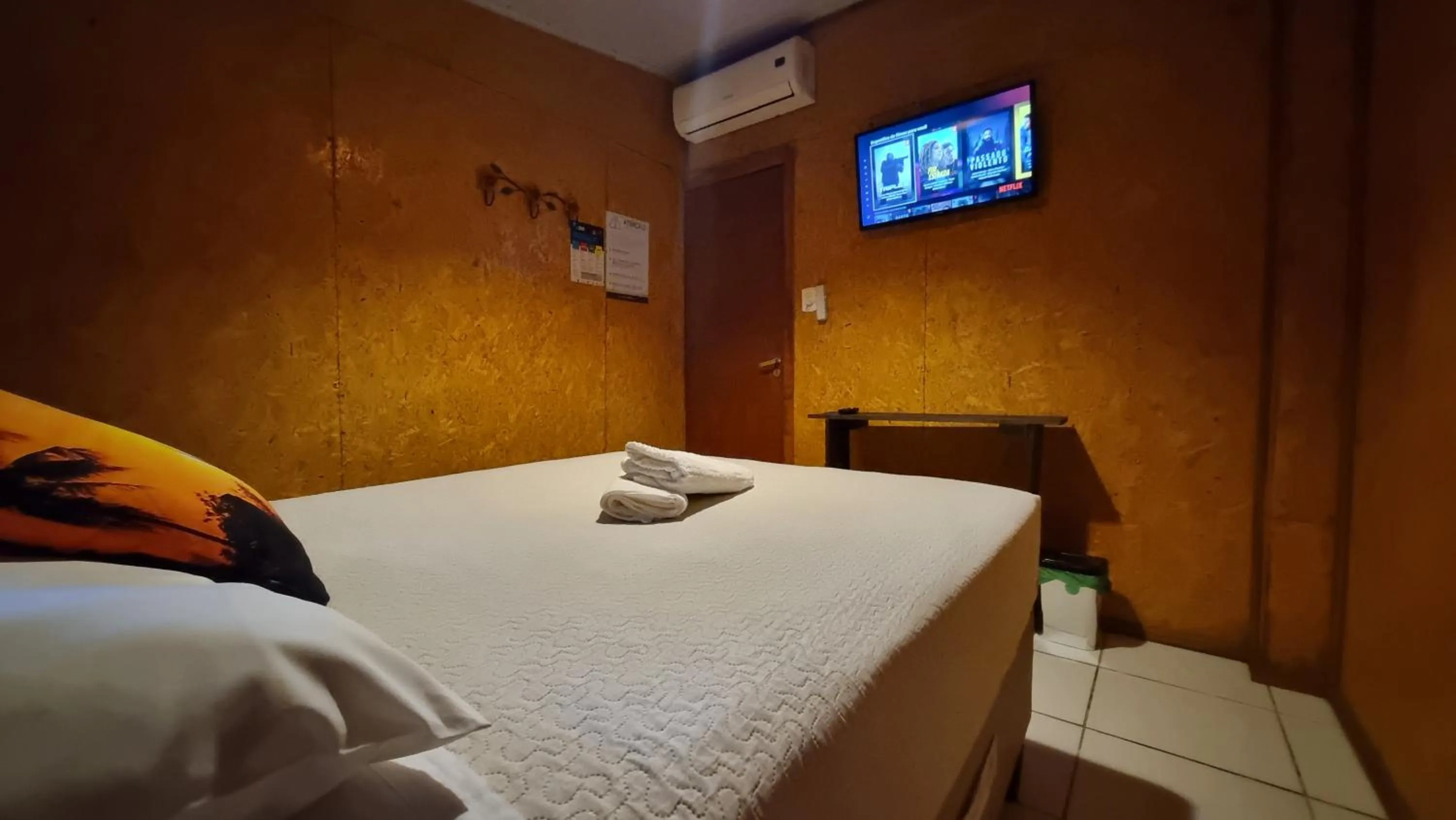 Bedroom, Bed in Arte da Tribo Hostel & Camping