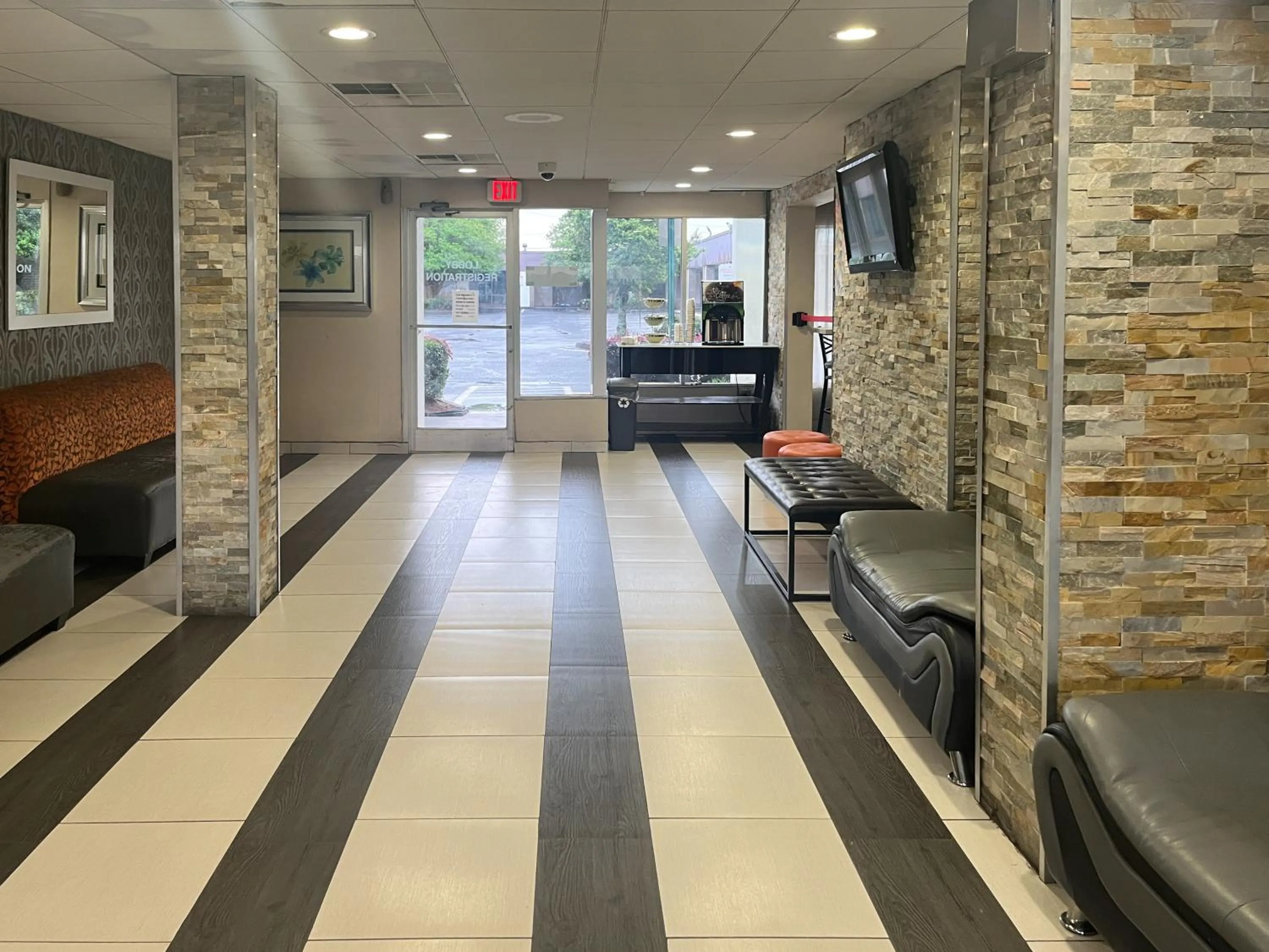 Lobby or reception in Motel 6 Charlotte, NC – Airport South