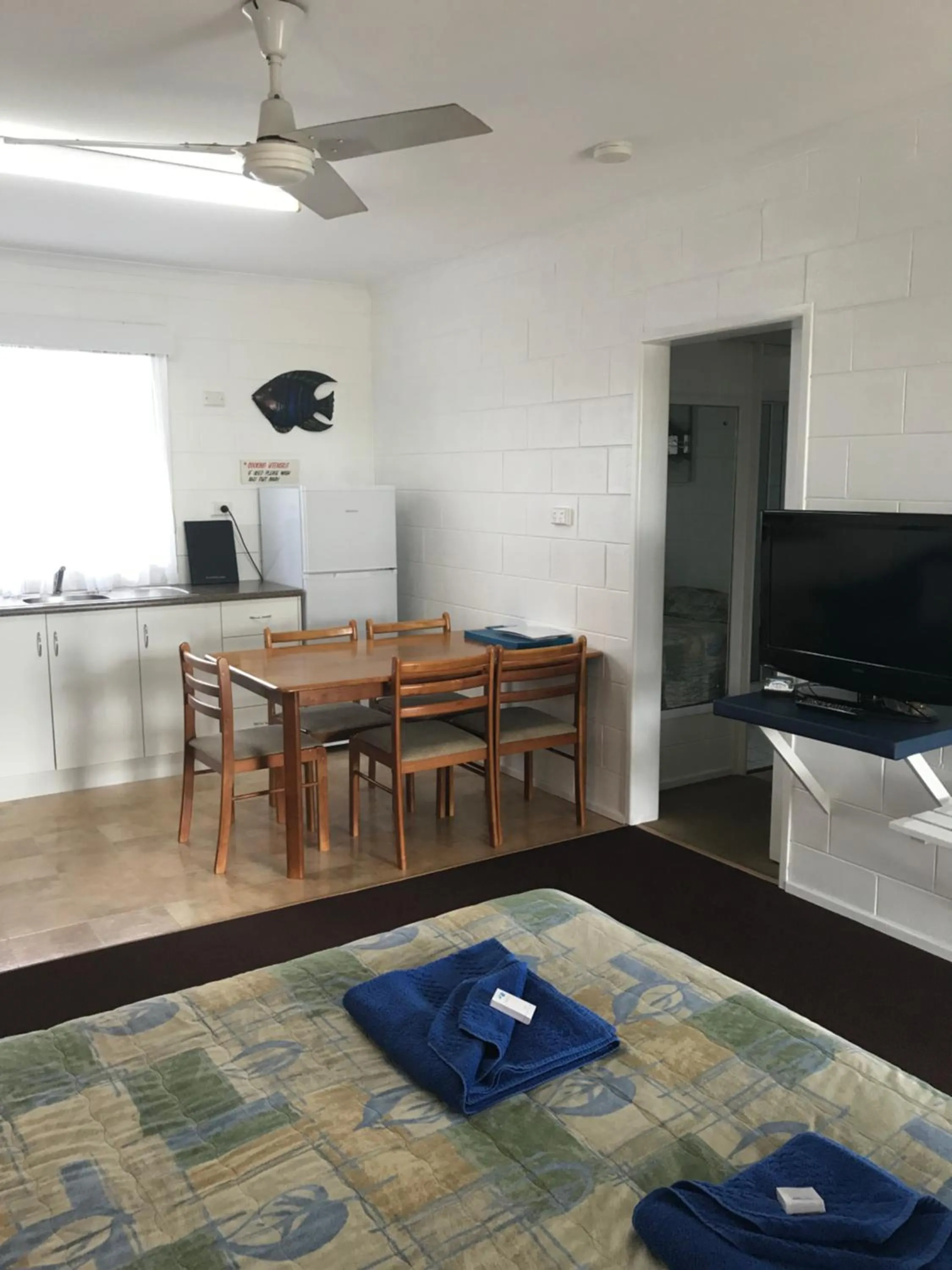 Bed in Tramway Motel