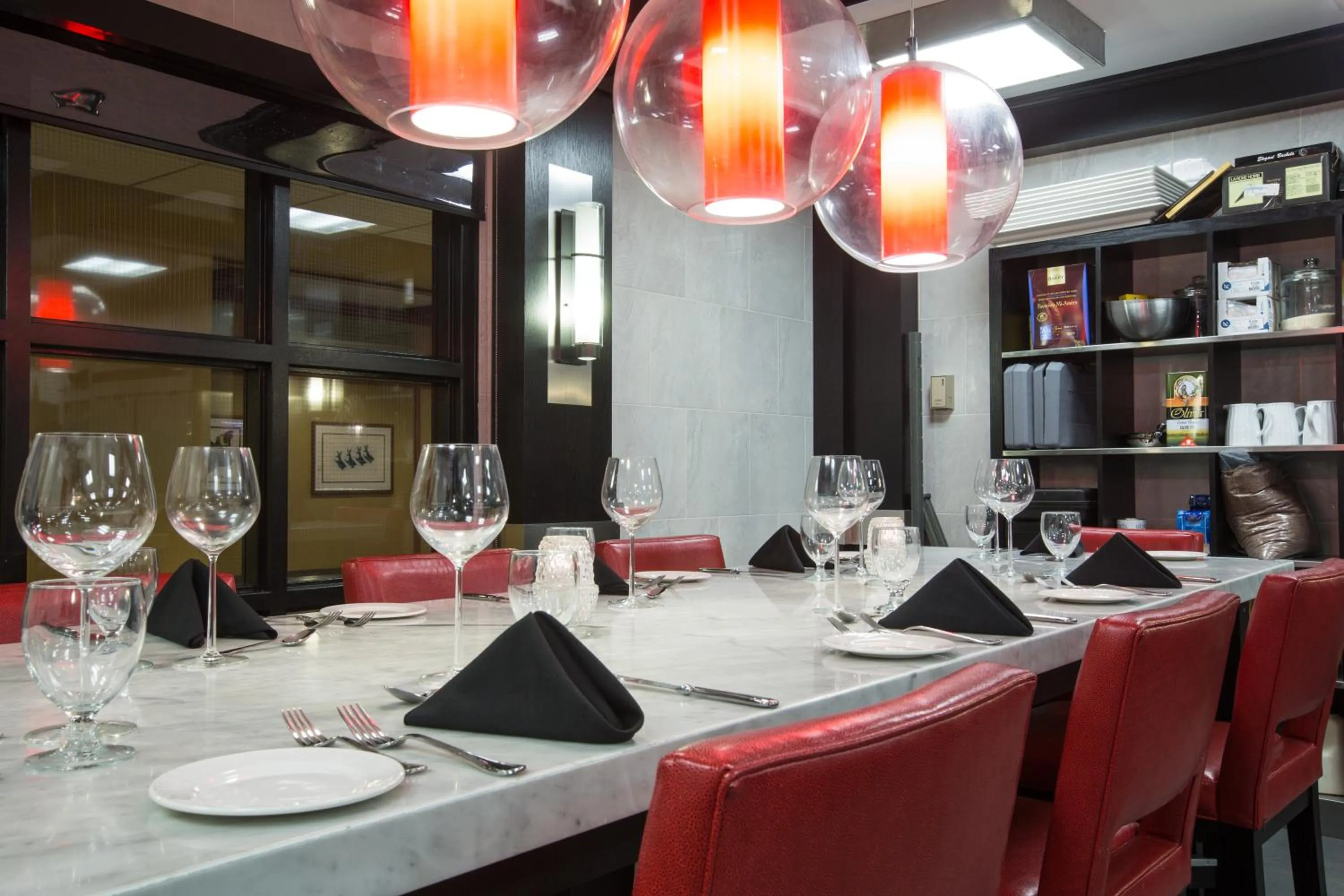 Restaurant/places to eat in The Frobisher Inn