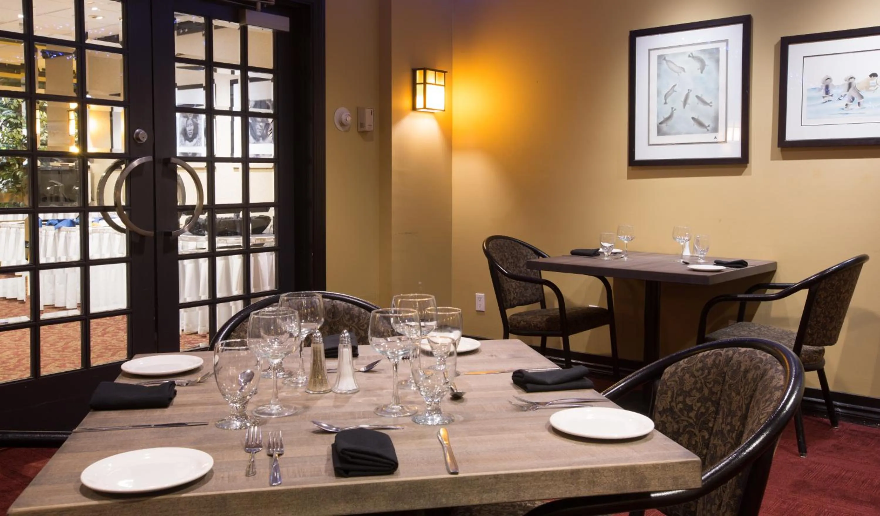 Restaurant/places to eat in The Frobisher Inn