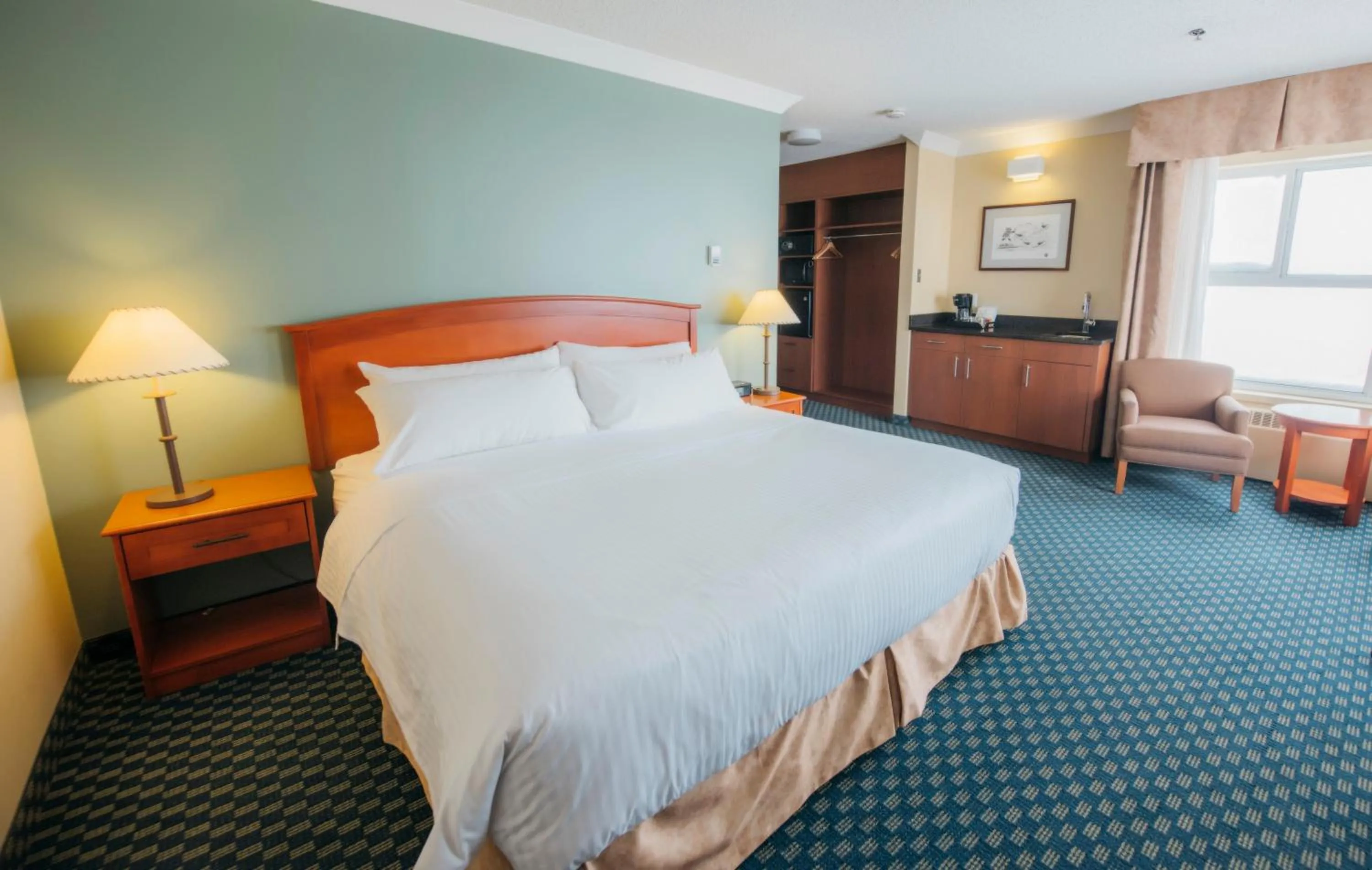 Bed in The Frobisher Inn