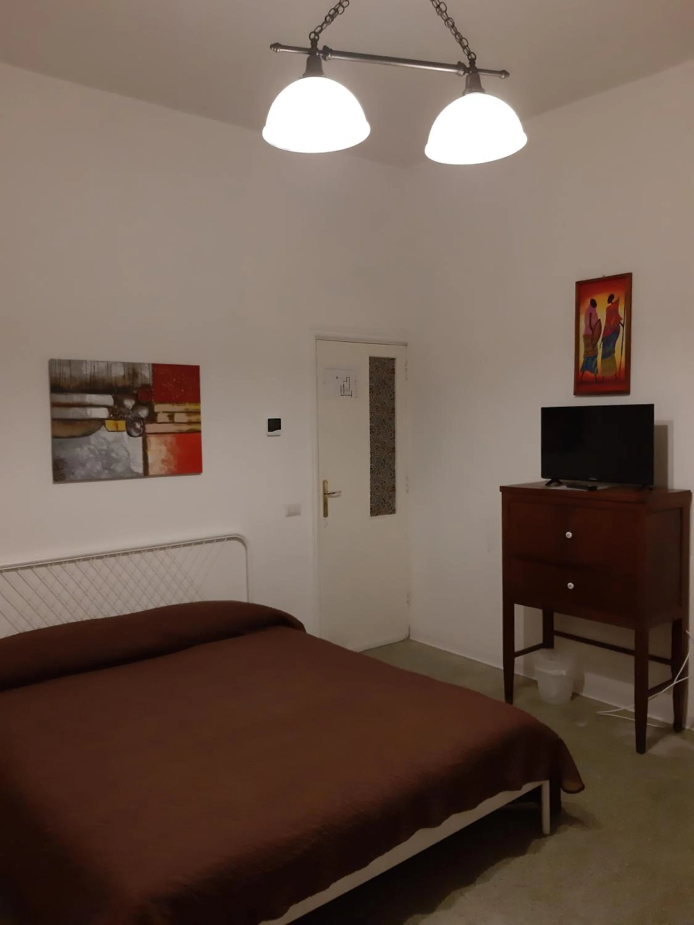 Triple Room with Private Bathroom in Villa Dietro la Luna
