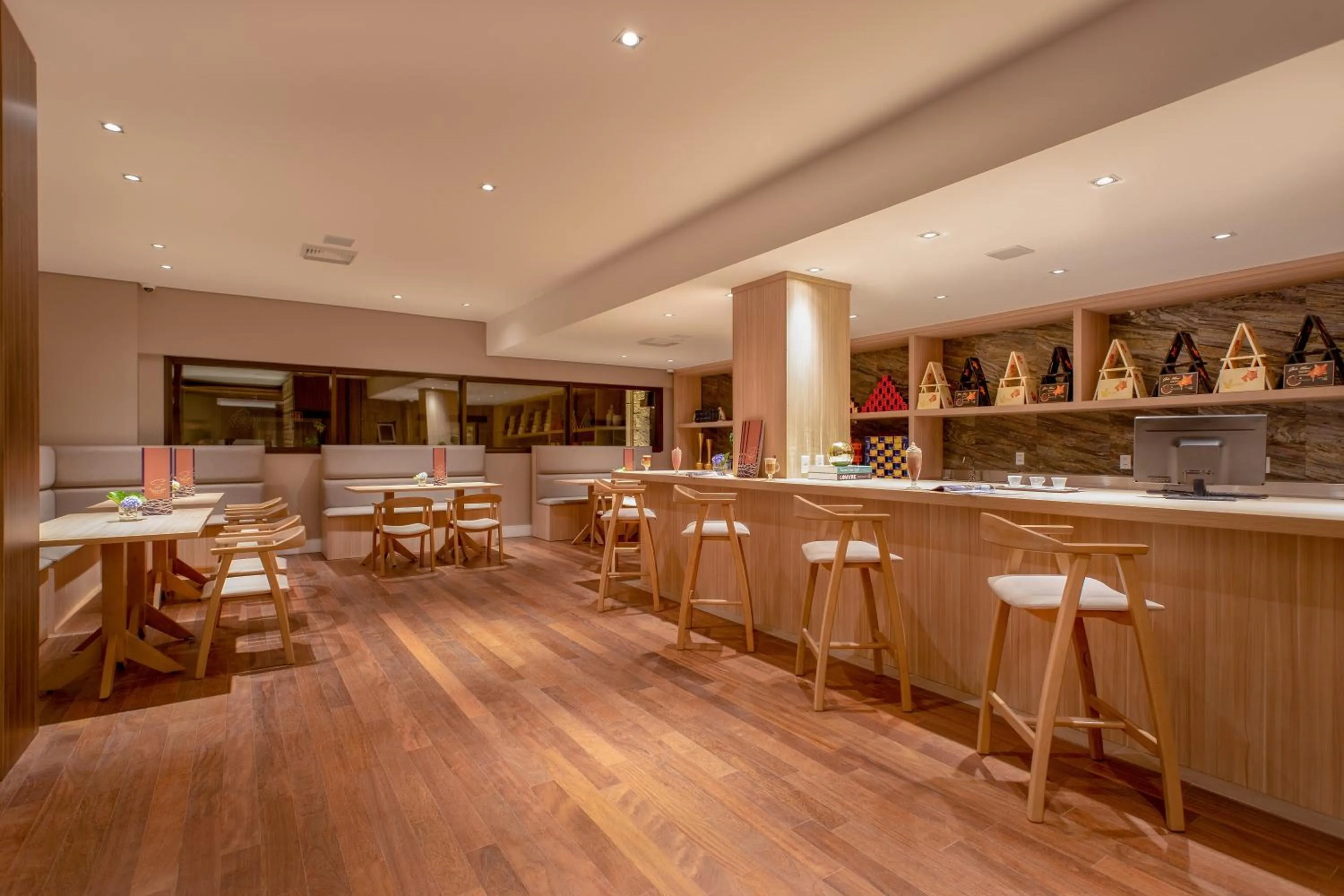 Lounge or bar in Wyndham Gramado Termas Resort & Spa