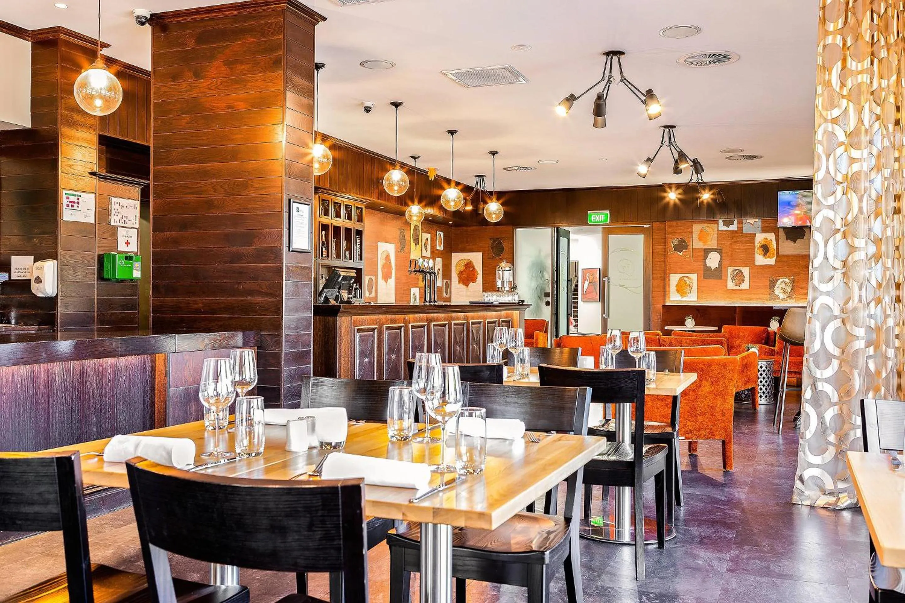 Restaurant/places to eat in Hotel Elms Christchurch, an Ascend Collection Hotel