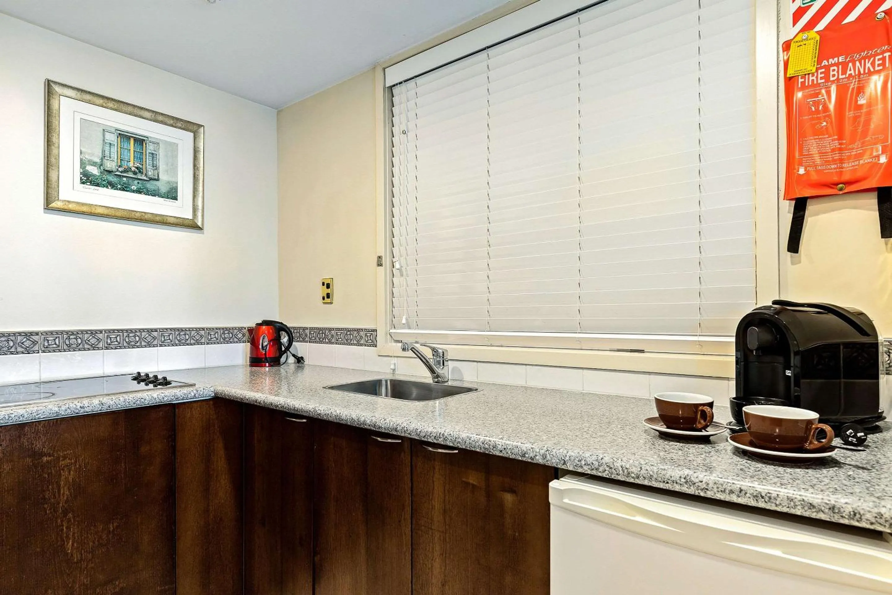 Bedroom, Kitchen/Kitchenette in Quality Hotel Elms