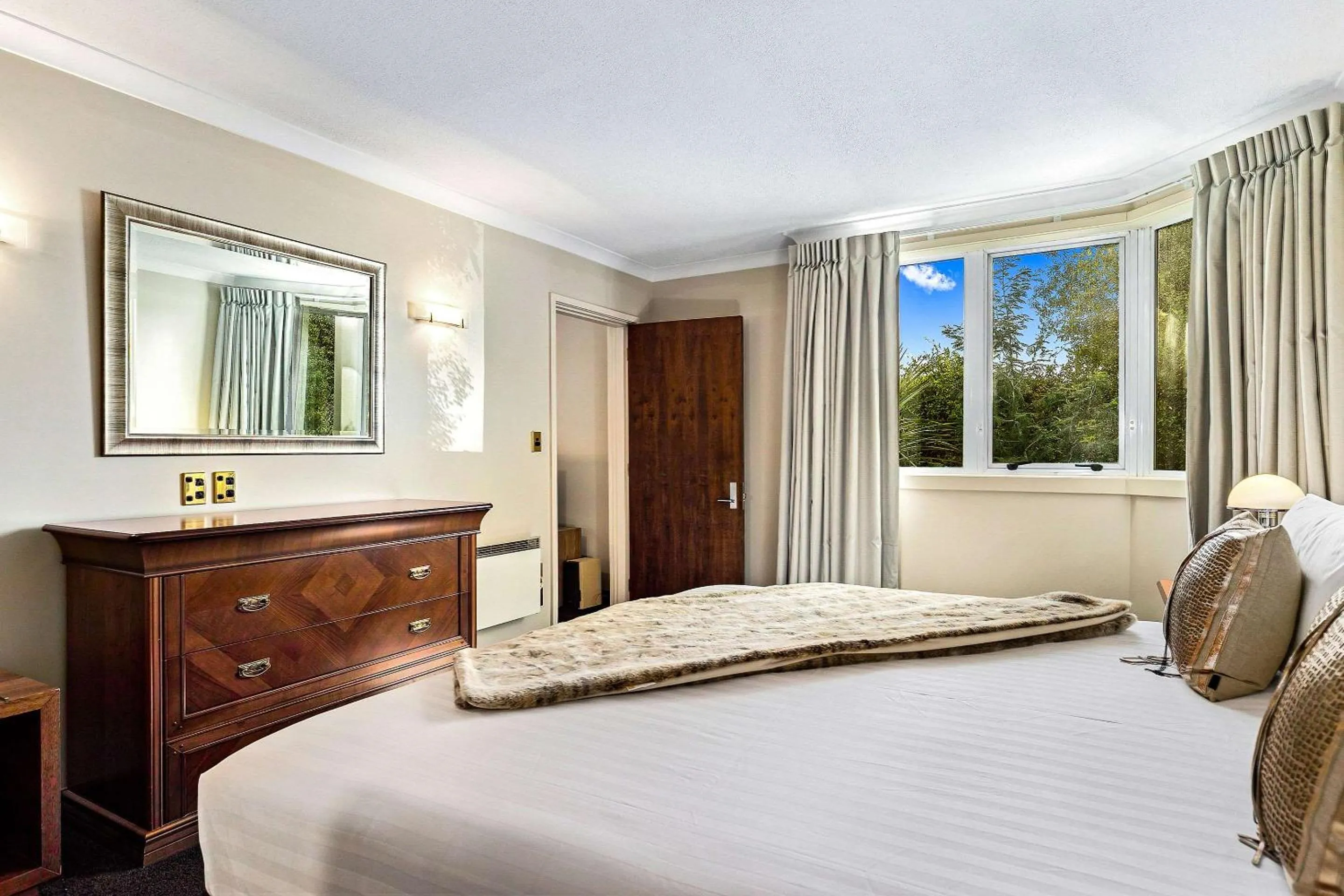 Bedroom, Bed in Quality Hotel Elms