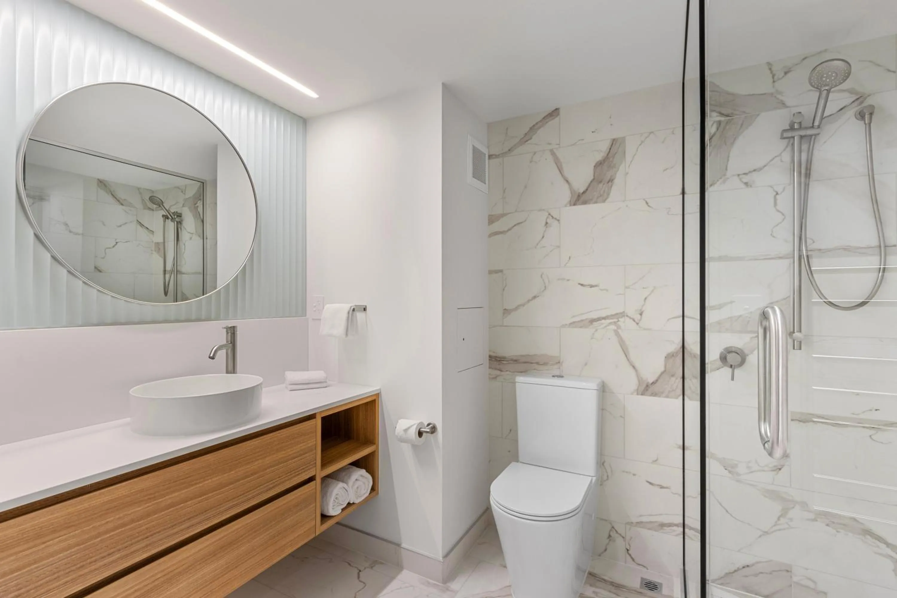 Bathroom in Quality Hotel Elms