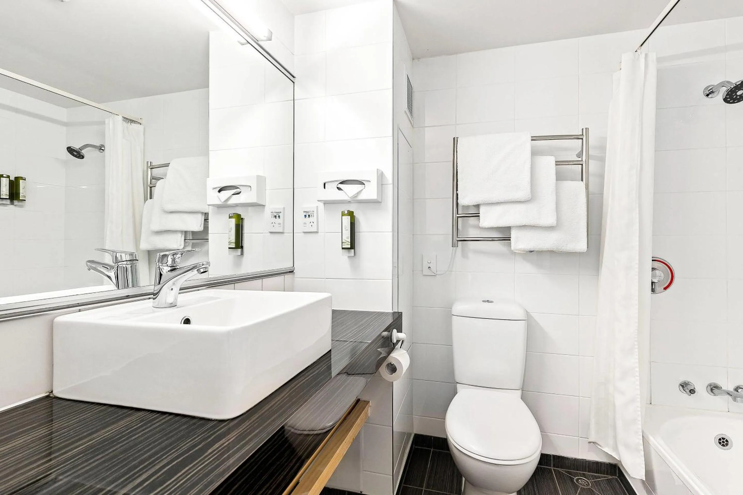 Bedroom in Hotel Elms Christchurch, an Ascend Collection Hotel