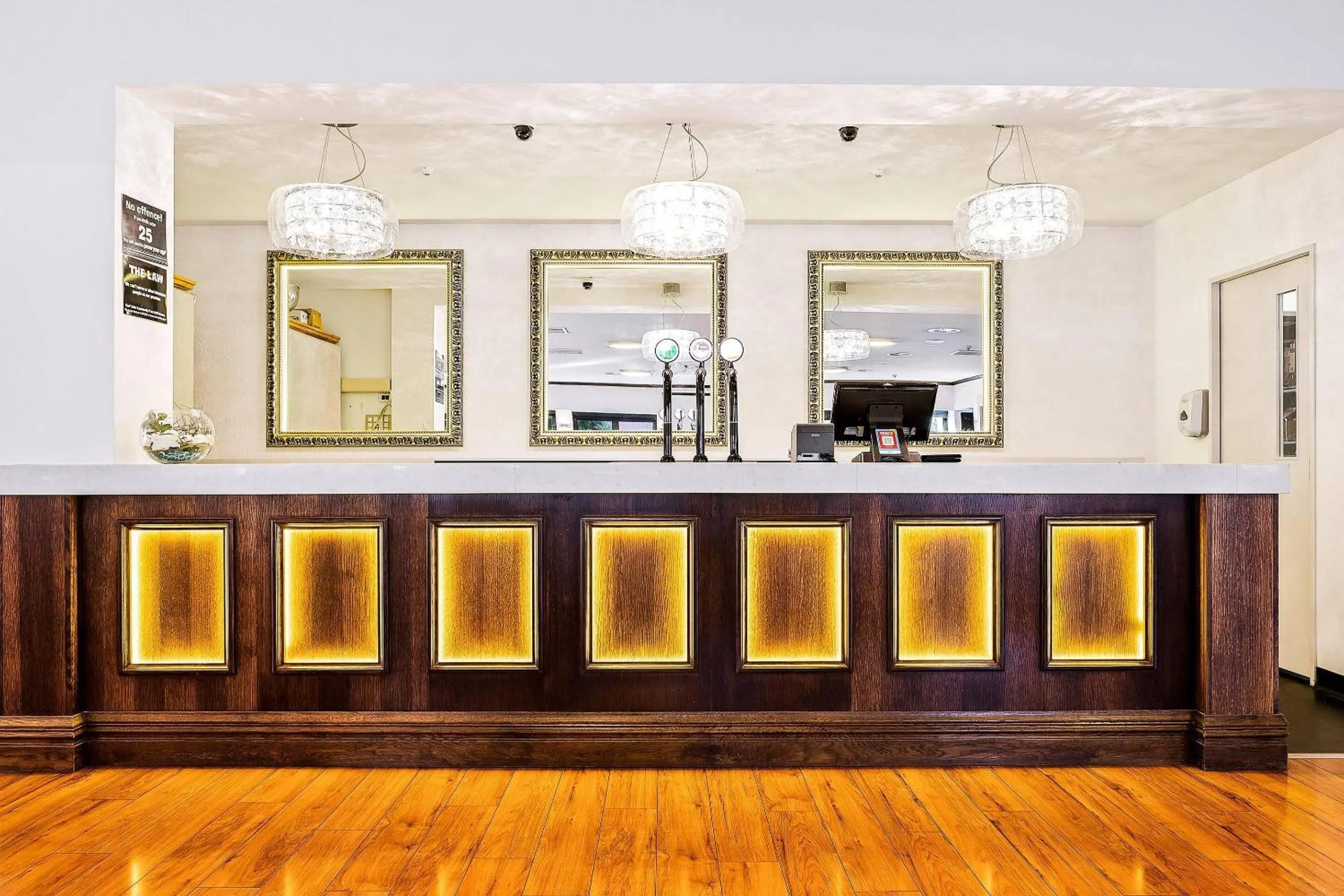 Restaurant/places to eat in Hotel Elms Christchurch, an Ascend Collection Hotel