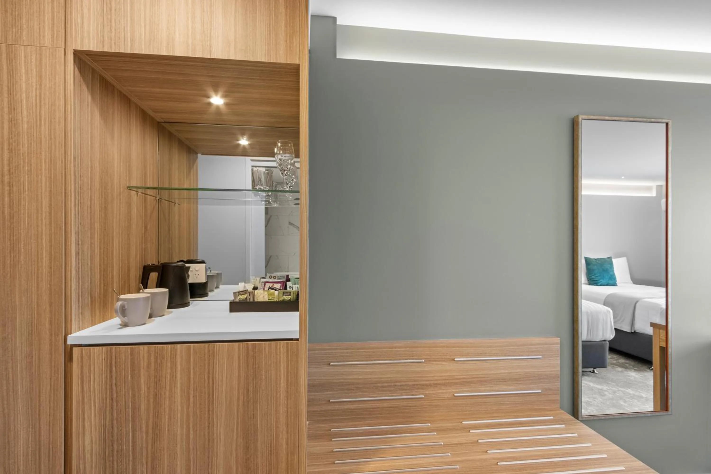 Coffee/tea facilities in Quality Hotel Elms