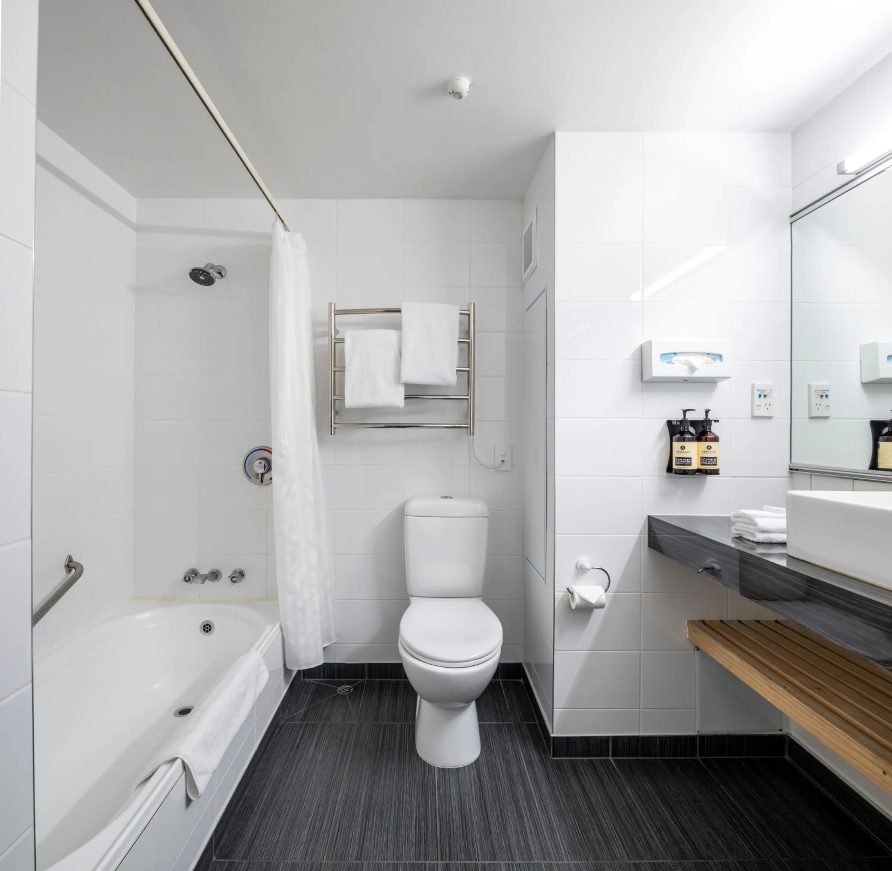 Hotel Elms Christchurch, an Ascend Collection Hotel