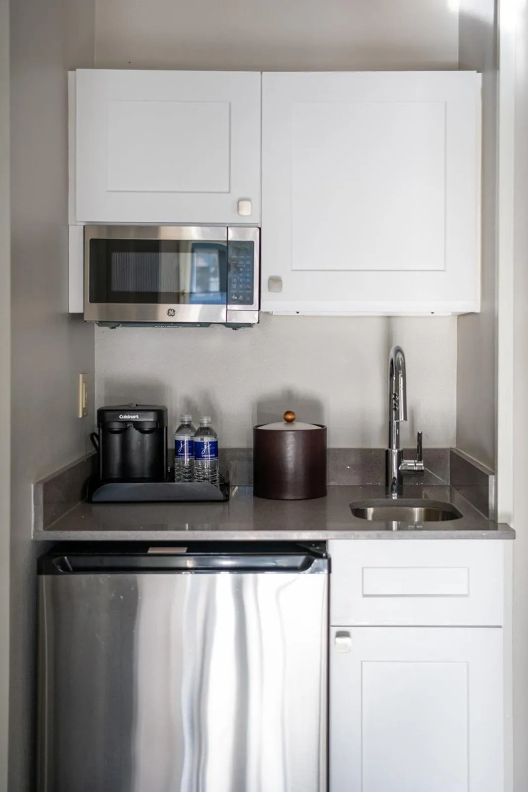 Kitchen or kitchenette in French Quarter Suites Hotel