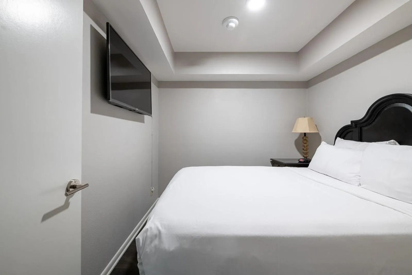 Bedroom, Bed in French Quarter Suites Hotel