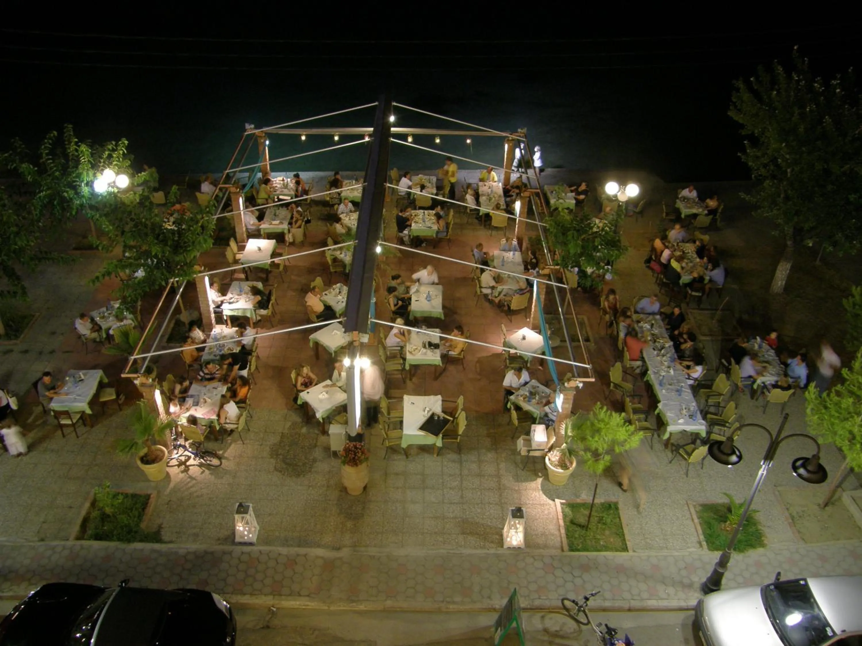 Restaurant/places to eat in Hotel Kiani Akti