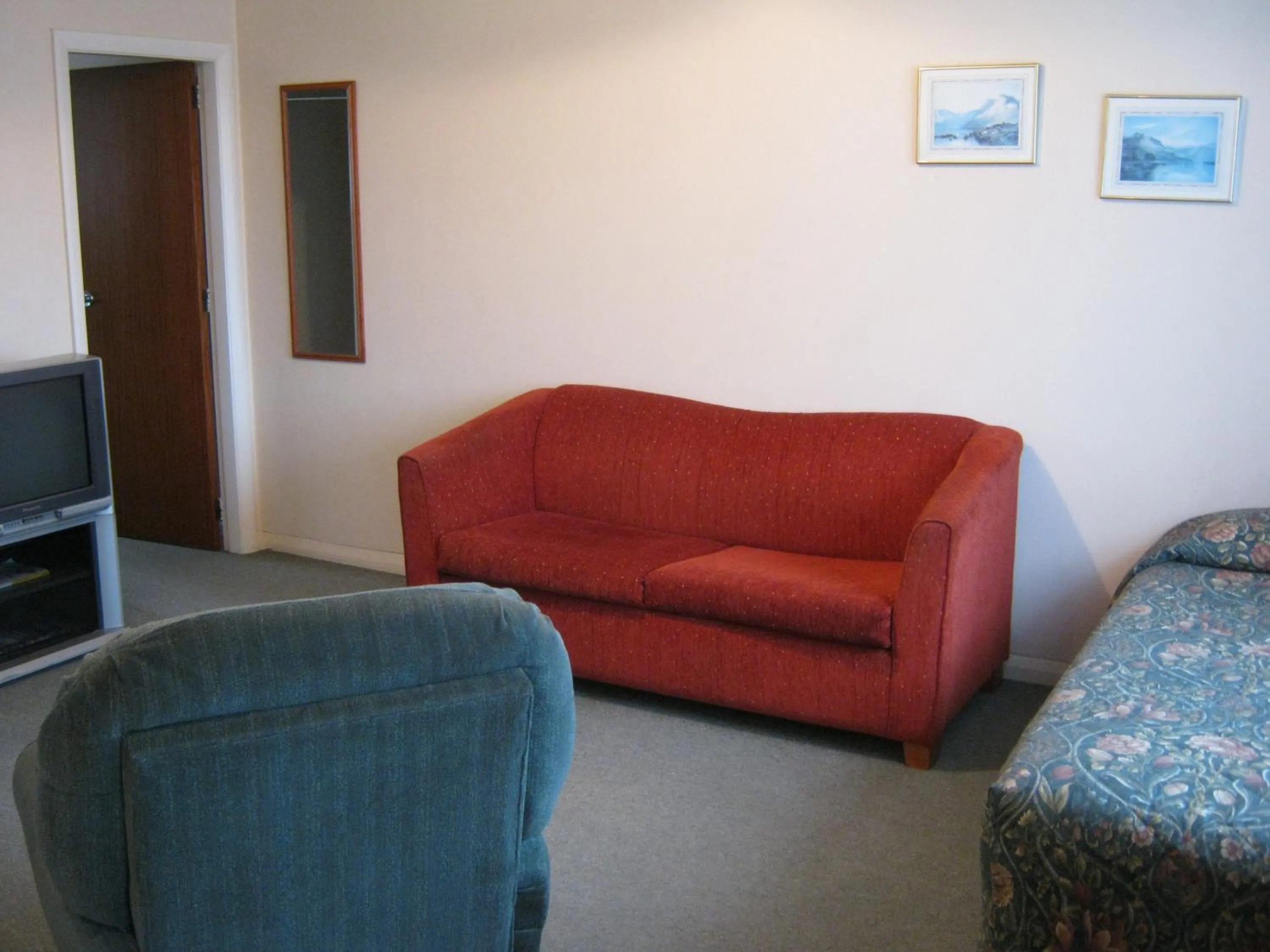 Seating area in Blue Dolphin Motel