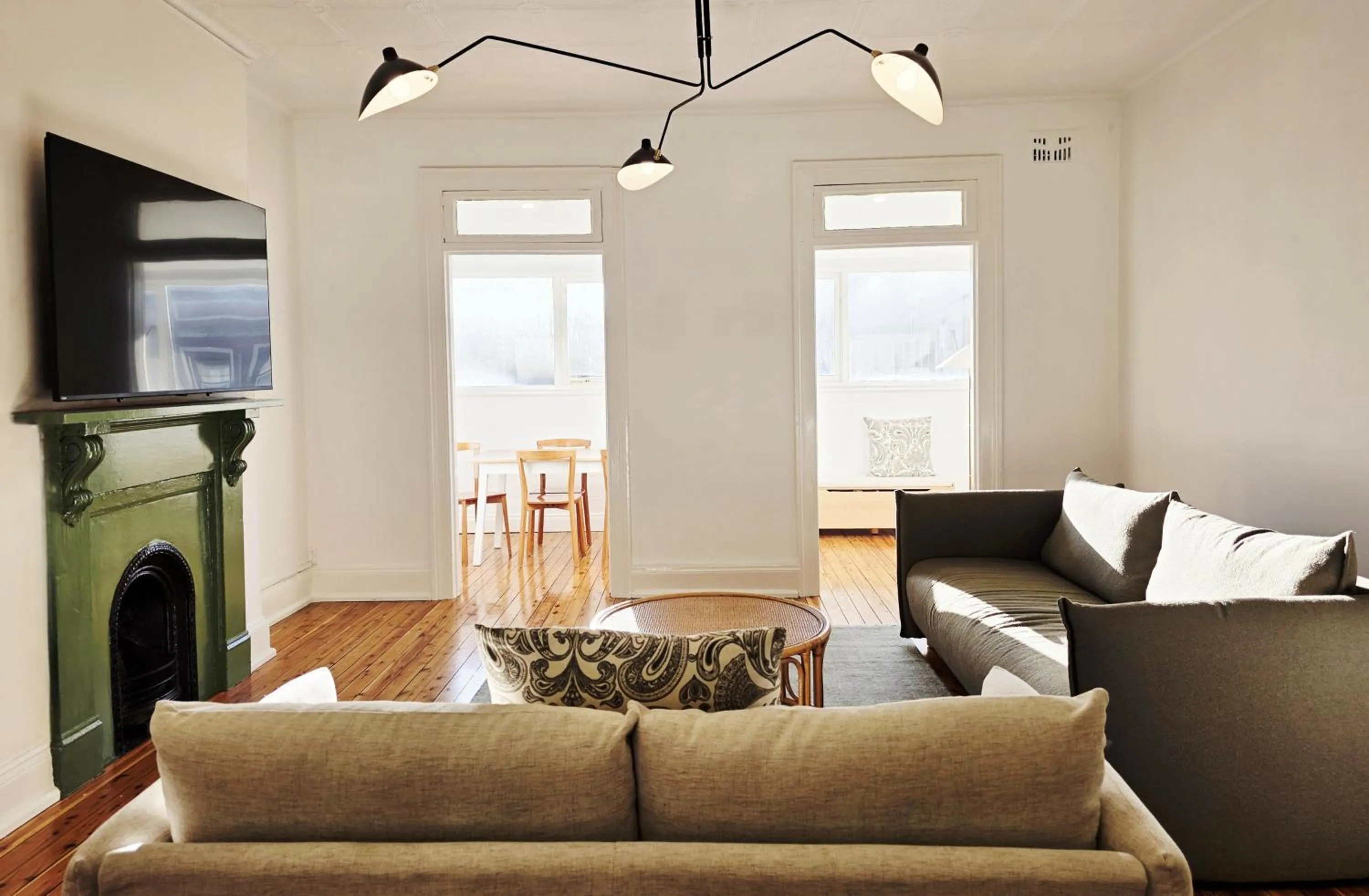 TV and multimedia in Crown Hotel Surry Hills