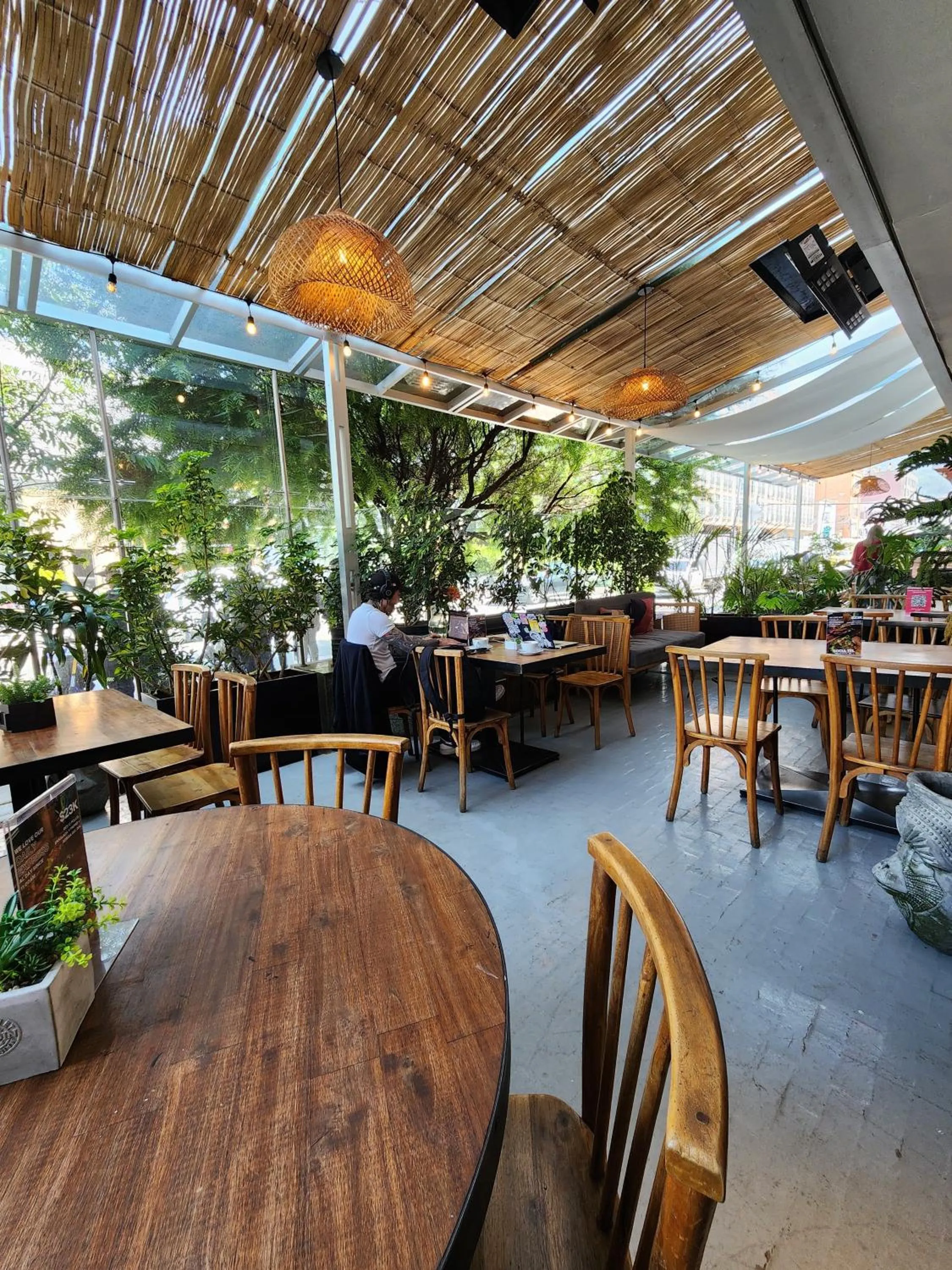 Restaurant/places to eat in Selina Parque 93 Bogota