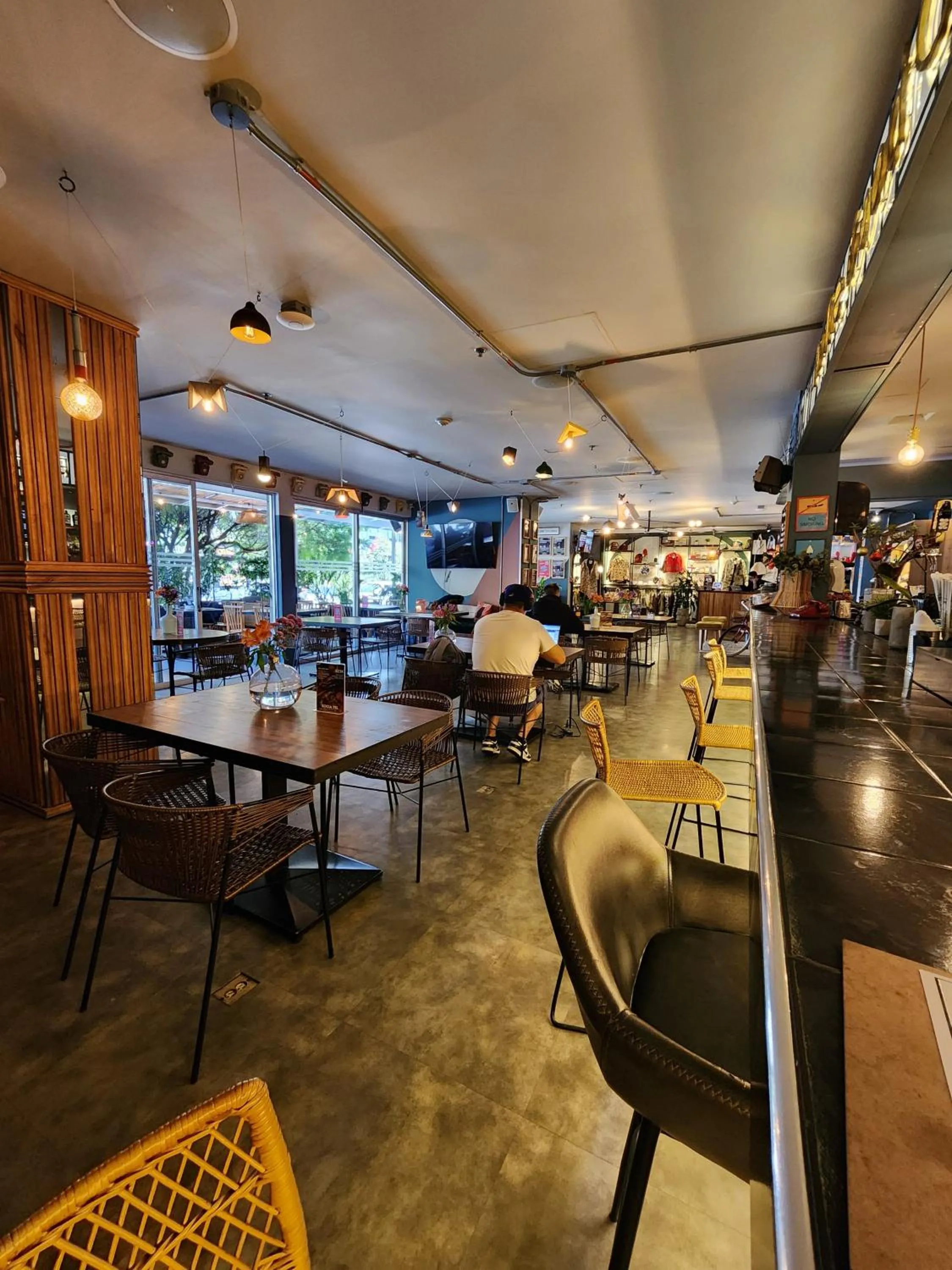 Restaurant/places to eat in Selina Parque 93 Bogota