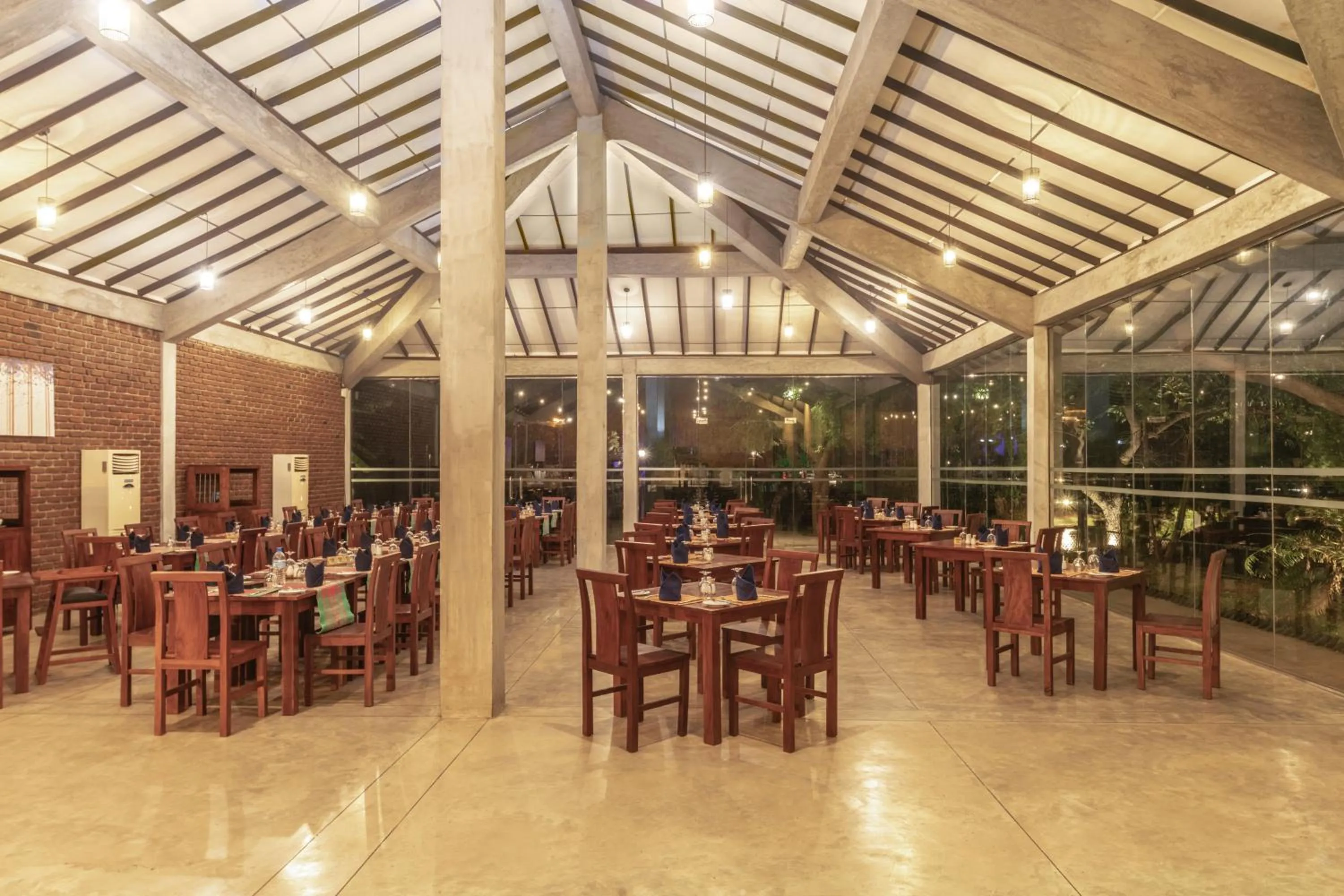 Restaurant/places to eat in Amethyst Resort Passikudah