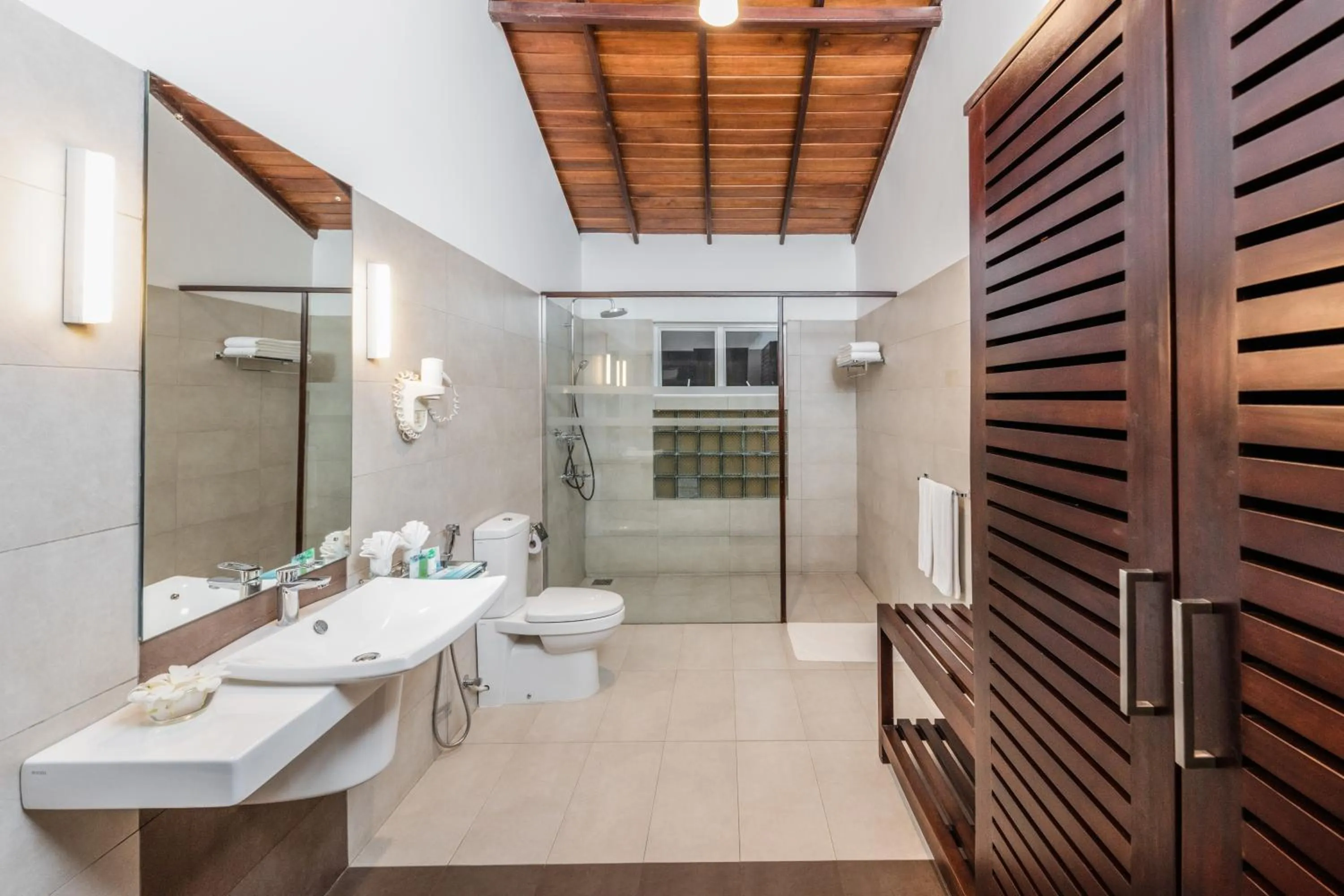 Bathroom in Amethyst Resort Passikudah