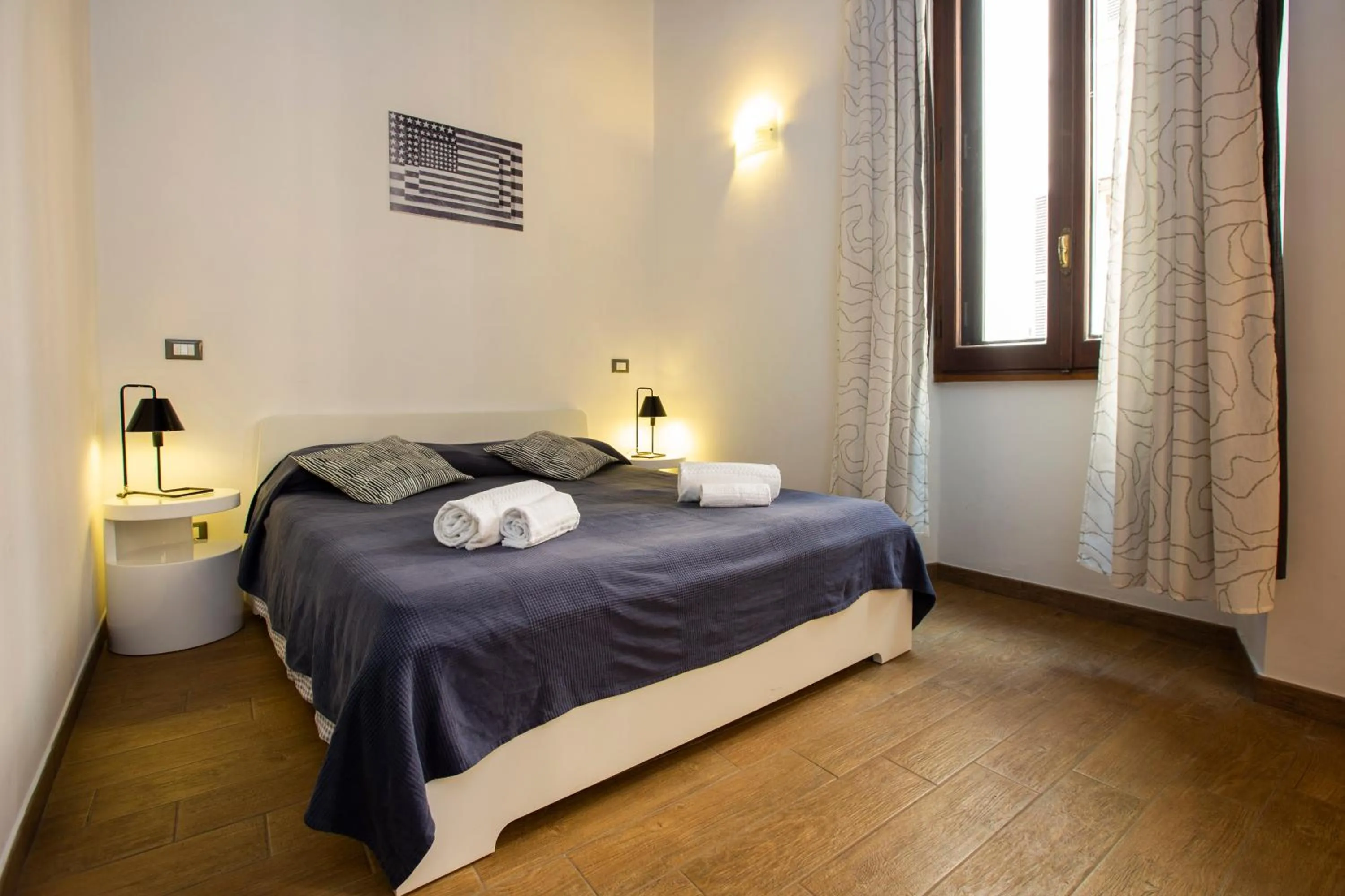 Photo of the whole room, Bed in POP Art B&B