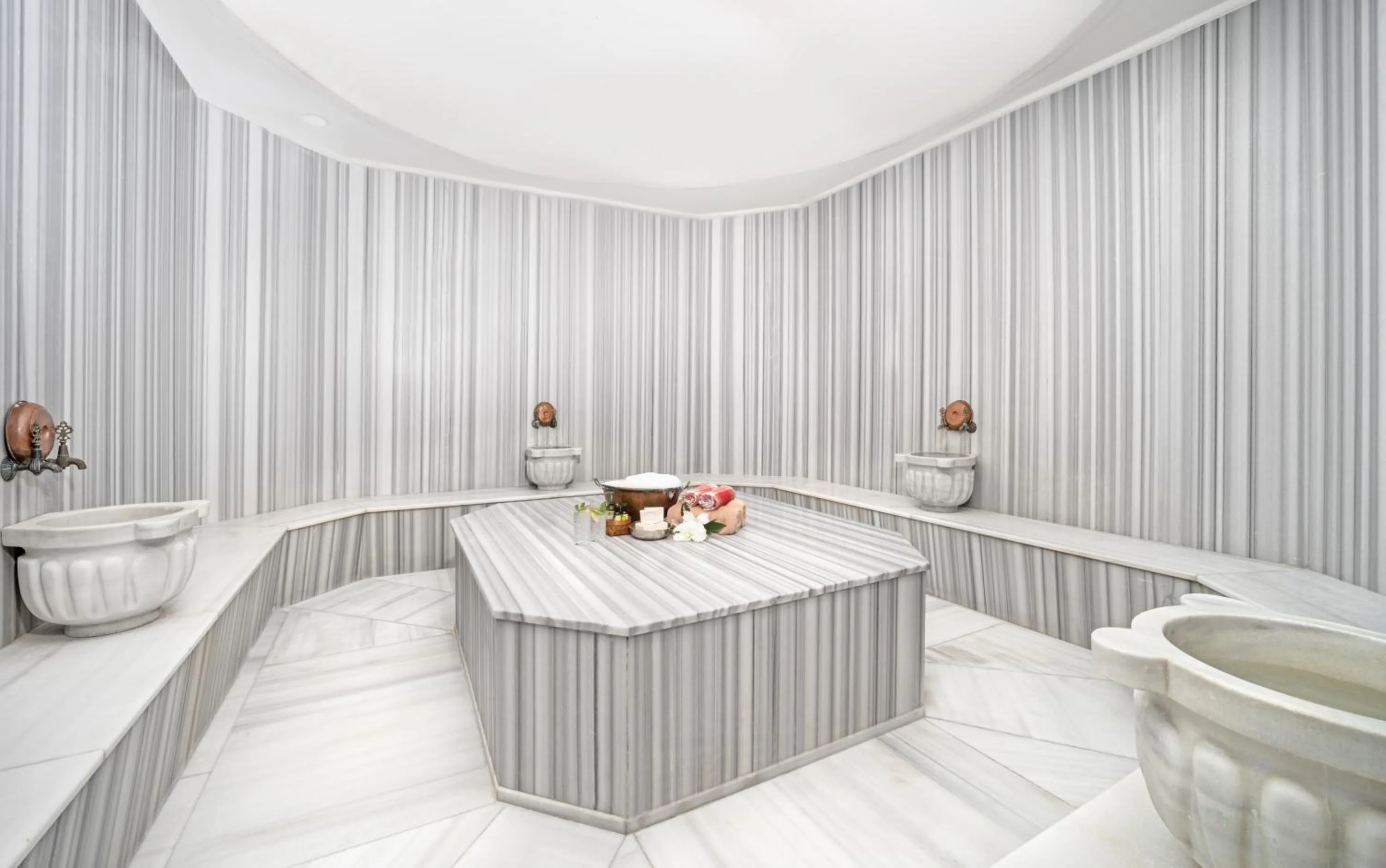 Steam room in Ramada Plaza by Wyndham Istanbul Atakoy